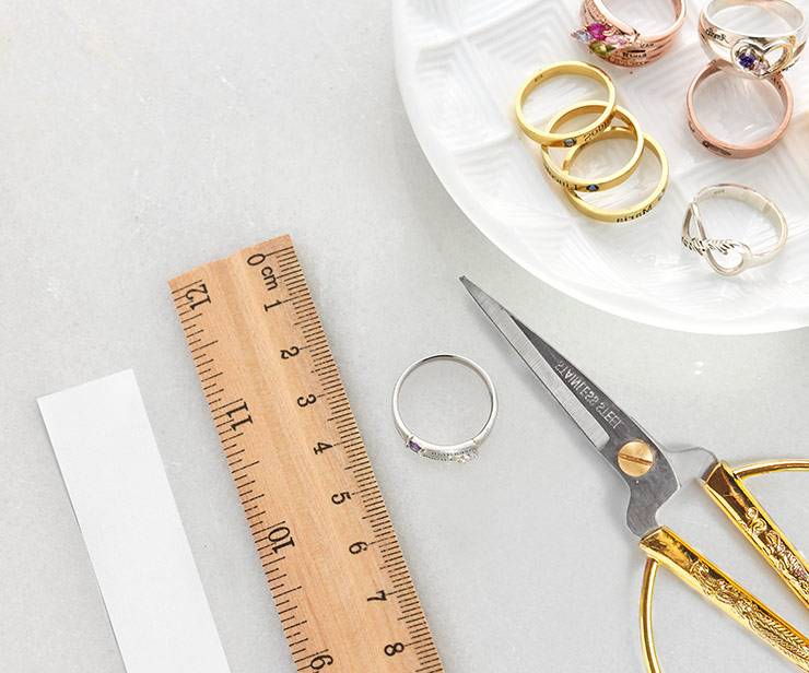 Todo sobre los tamaños de anillo: nuestra guía sobre medidores de anillos Todo sobre los tamaños de anillo: nuestra guía sobre medidores de anillos