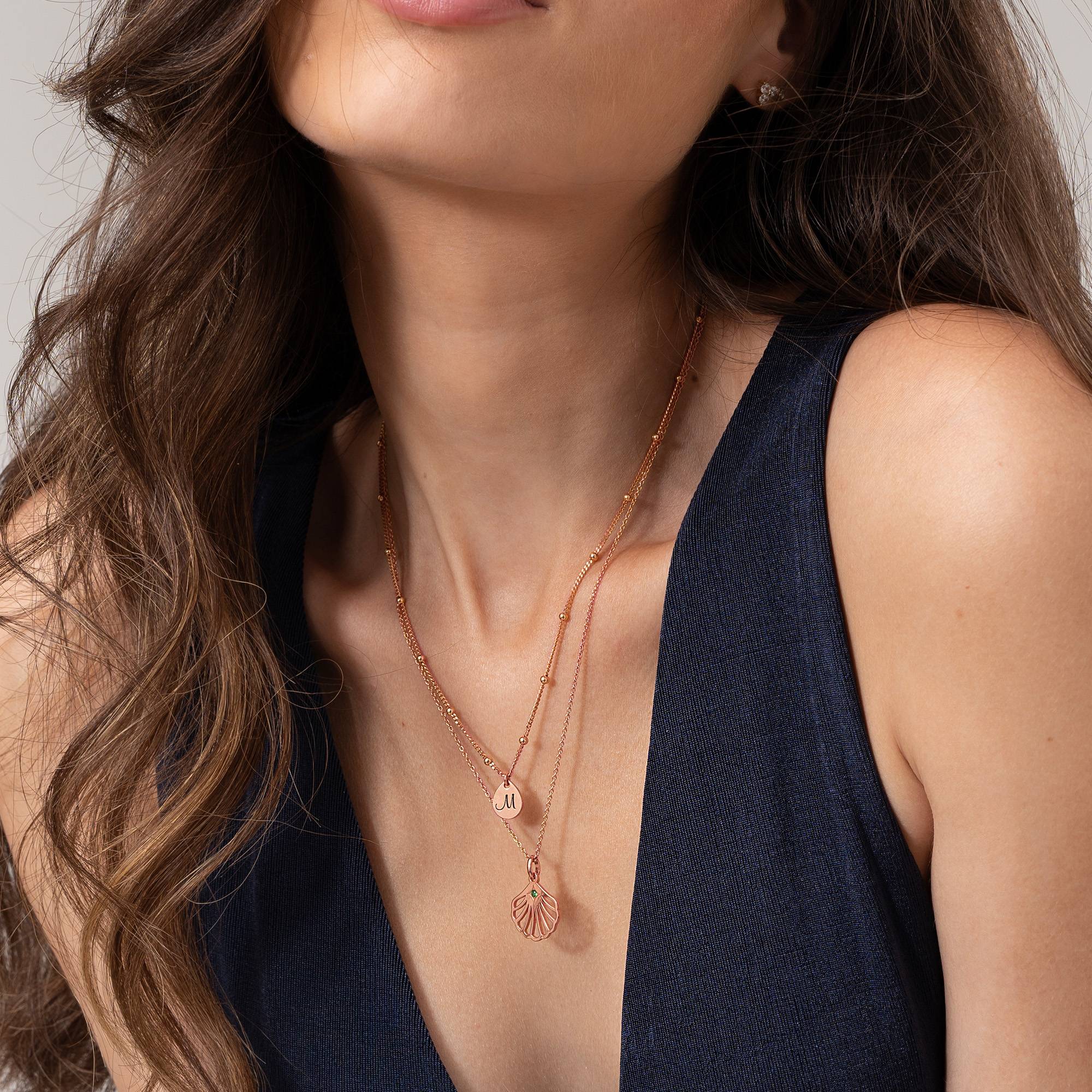 Collar con Inicial con Concha de Ariel y Piedra de Nacimiento en Chapa de Oro Rosa-3 Collar con Inicial con Concha de Ariel y Piedra de Nacimiento en Chapa de Oro Rosa-3 foto de producto
