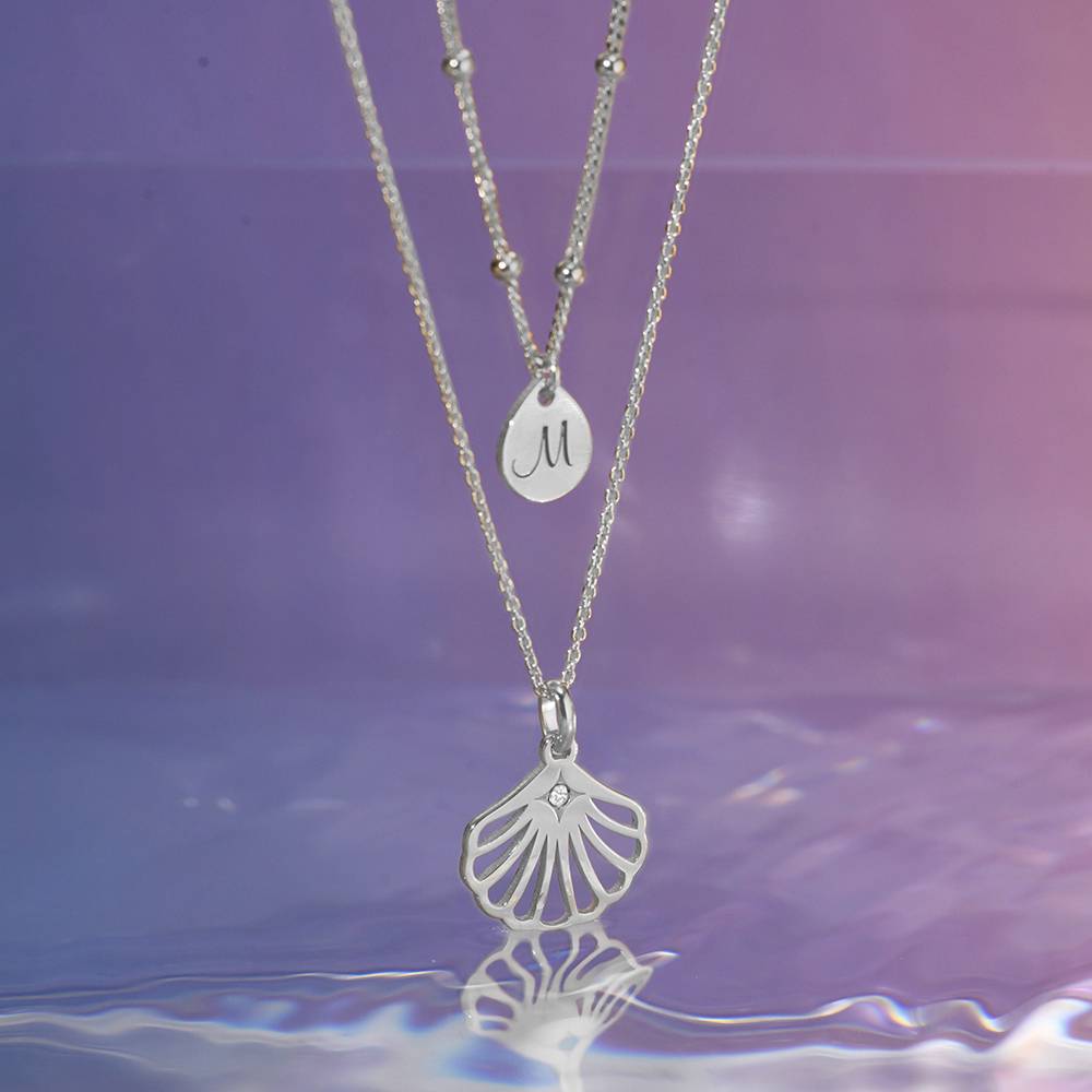 Collar con Inicial con Concha de Ariel y Diamante en Plata Esterlina-3 foto de producto