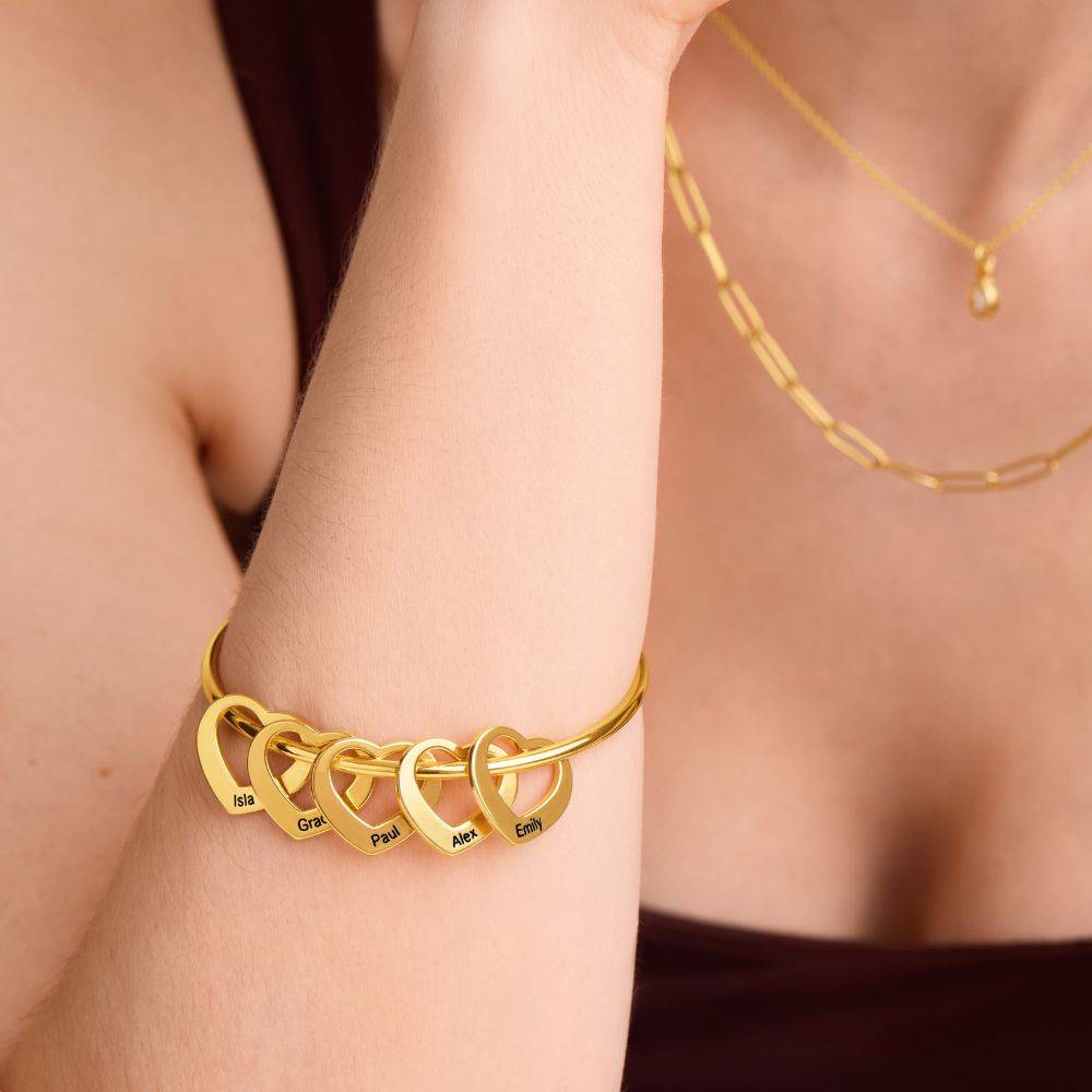 Pulsera Rígida Chelsea con Colgantes Corazón en Chapa de Oro-4 foto de producto