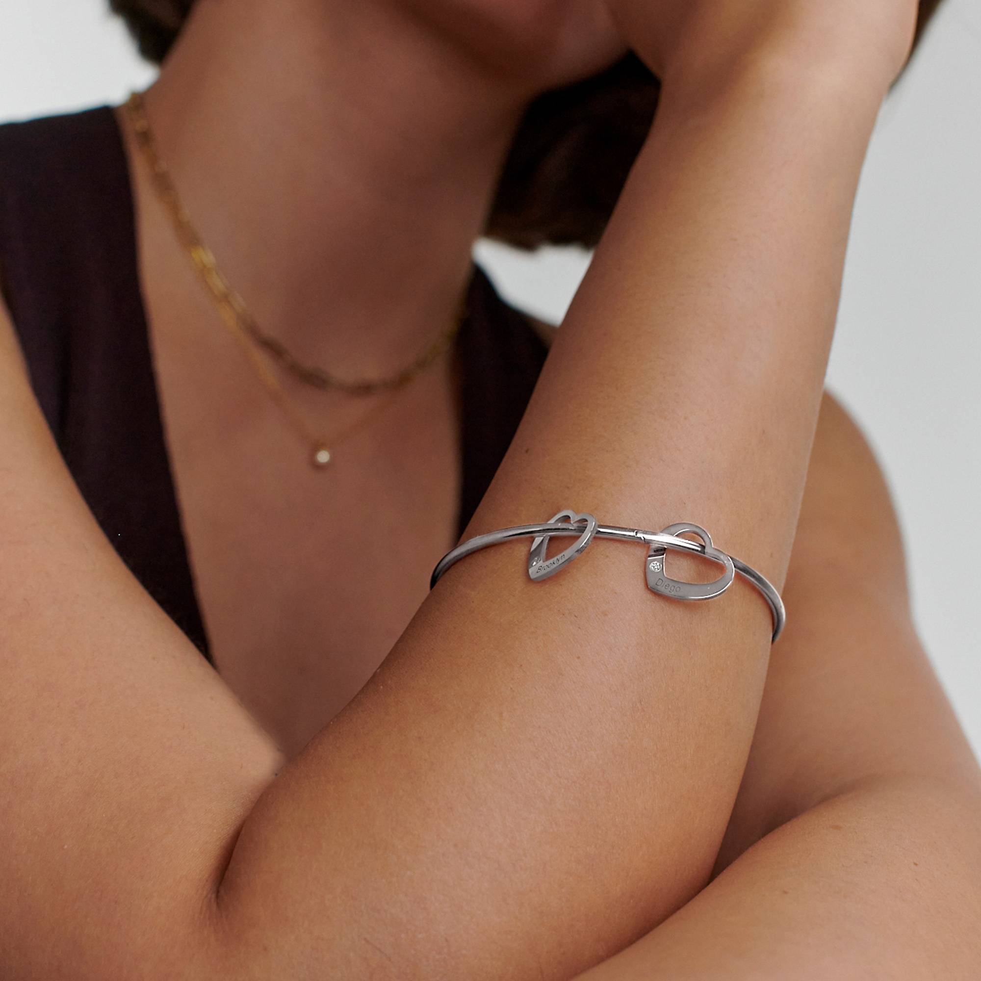 Pulsera Rígida Chelsea con Colgantes Corazón con Diamantes en Plata-5 foto de producto