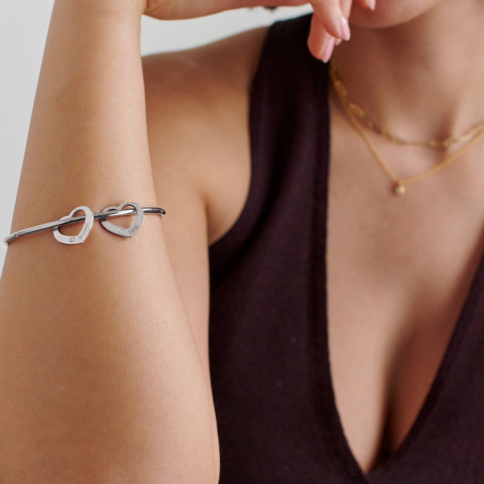 Pulsera Rígida Chelsea con Colgantes Corazón con Diamantes en Plata-3 foto de producto