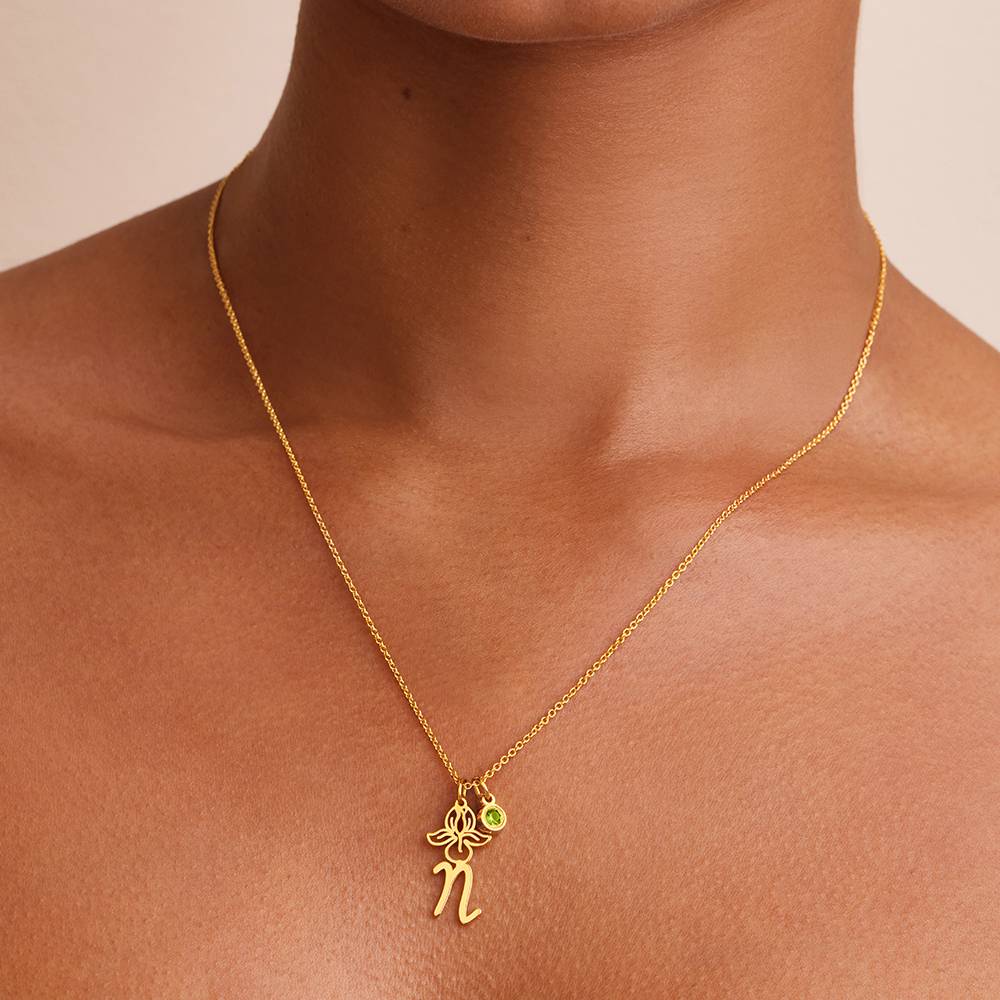 Collar con Inicial de Flor de Nacimiento y Piedra en Chapa de Oro-2 Collar con Inicial de Flor de Nacimiento y Piedra en Chapa de Oro-2 foto de producto