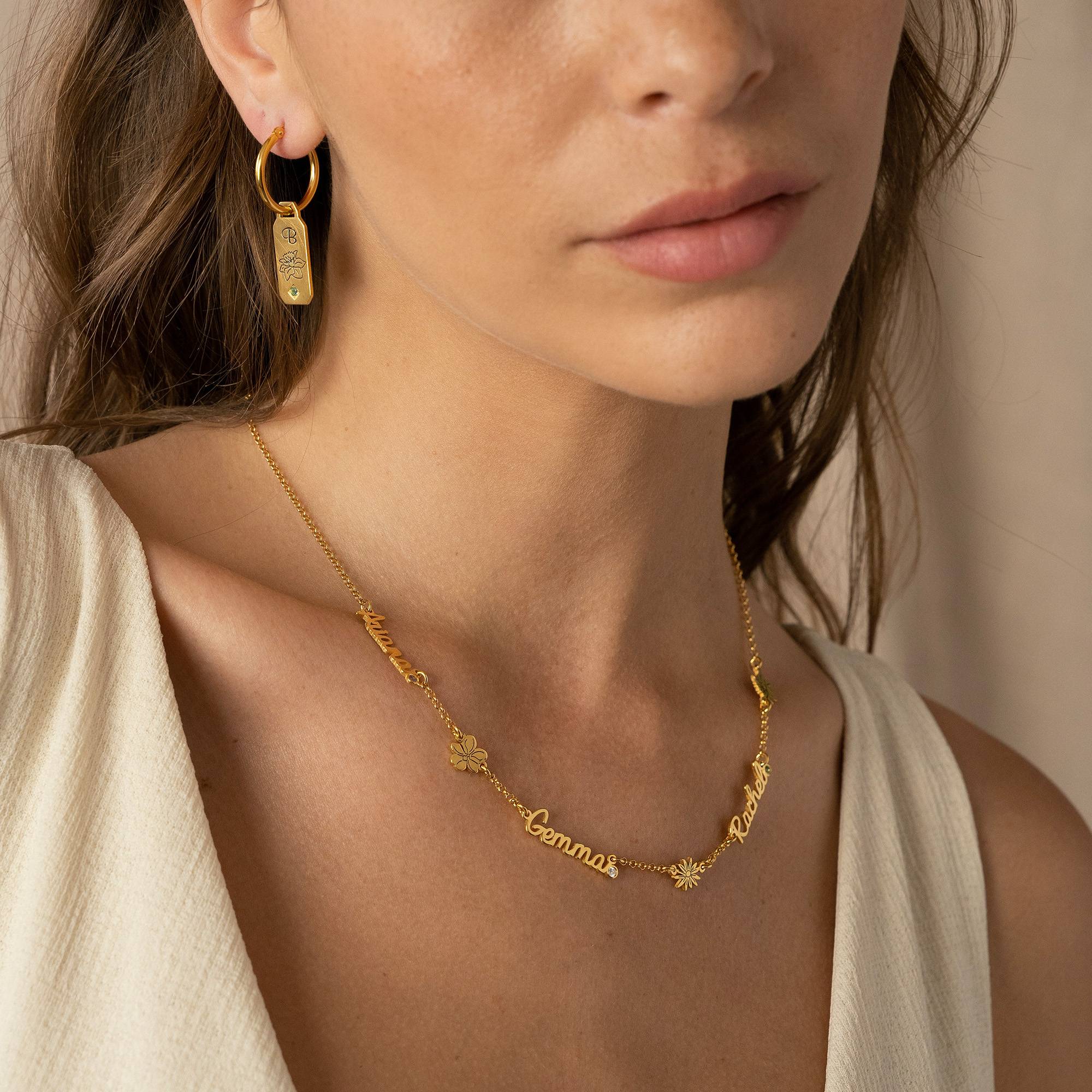 Collar con Nombres Múltiples de Flor de Nacimiento y Piedras en Chapa de Oro-1 foto de producto