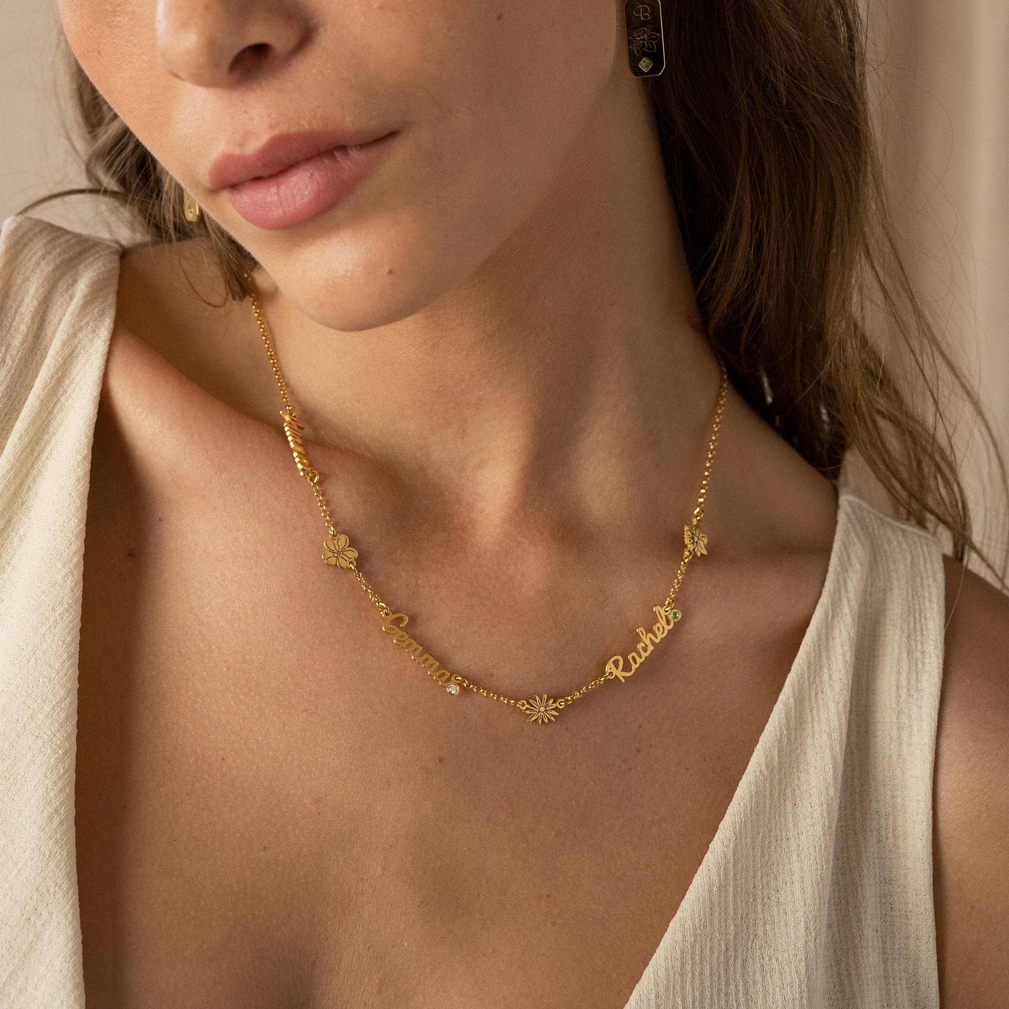 Collar con Nombres Múltiples de Flor de Nacimiento y Piedras en Vermeil de Oro-4 Collar con Nombres Múltiples de Flor de Nacimiento y Piedras en Vermeil de Oro-4 foto de producto