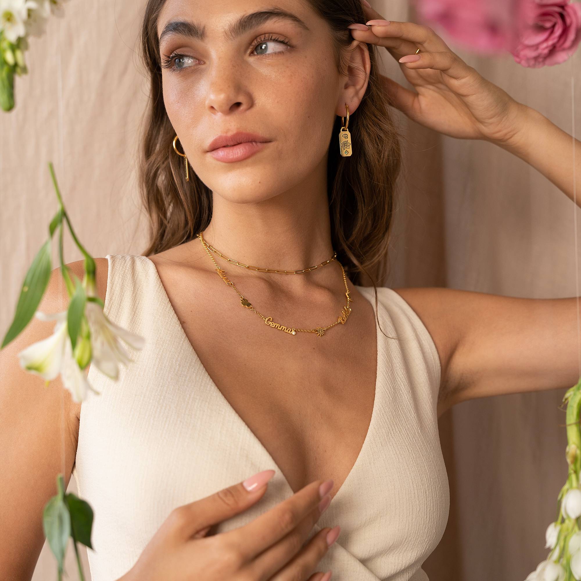 Collar con Nombres Múltiples de Flor de Nacimiento y Piedras en Vermeil de Oro-6 Collar con Nombres Múltiples de Flor de Nacimiento y Piedras en Vermeil de Oro-6 foto de producto