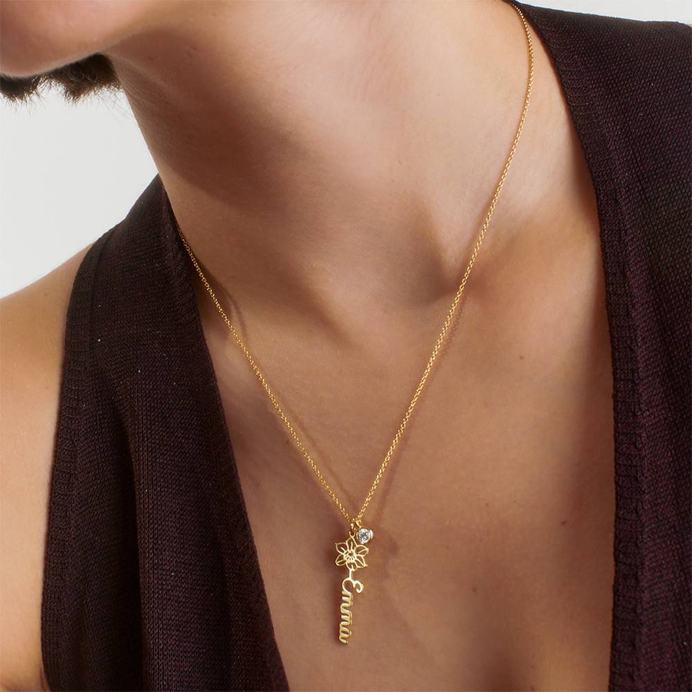 Collar con Nombre de Flor de Nacimiento y Diamante en Baño de Oro-5 Collar con Nombre de Flor de Nacimiento y Diamante en Baño de Oro-5 foto de producto