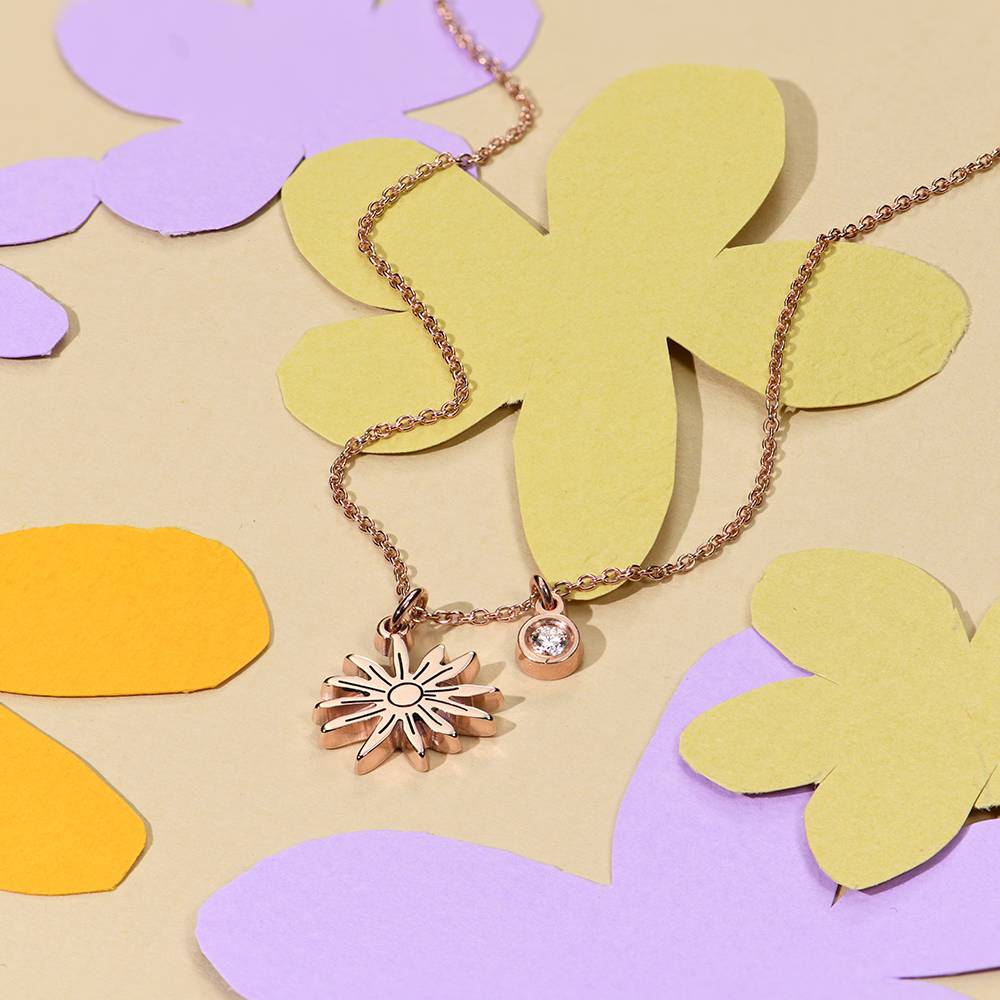 Collar Fiorina de Flor de Nacimiento y Piedra con Inicial en Chapa de Oro Rosa-3 Collar Fiorina de Flor de Nacimiento y Piedra con Inicial en Chapa de Oro Rosa-3 foto de producto