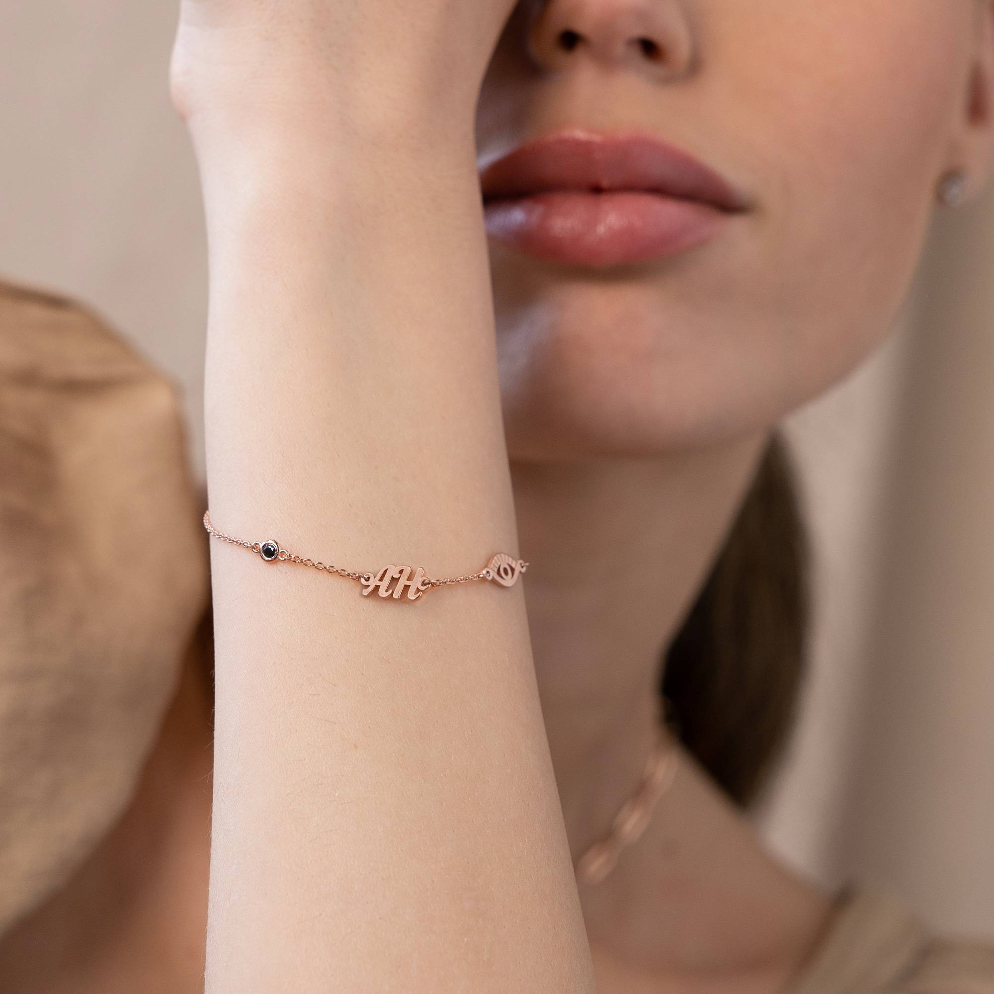 Pulsera / Tobillera Bridget con Ojo Turco, Inicial y Piedra Preciosa en Chapa de Oro Rosa-2 Pulsera / Tobillera Bridget con Ojo Turco, Inicial y Piedra Preciosa en Chapa de Oro Rosa-2 foto de producto