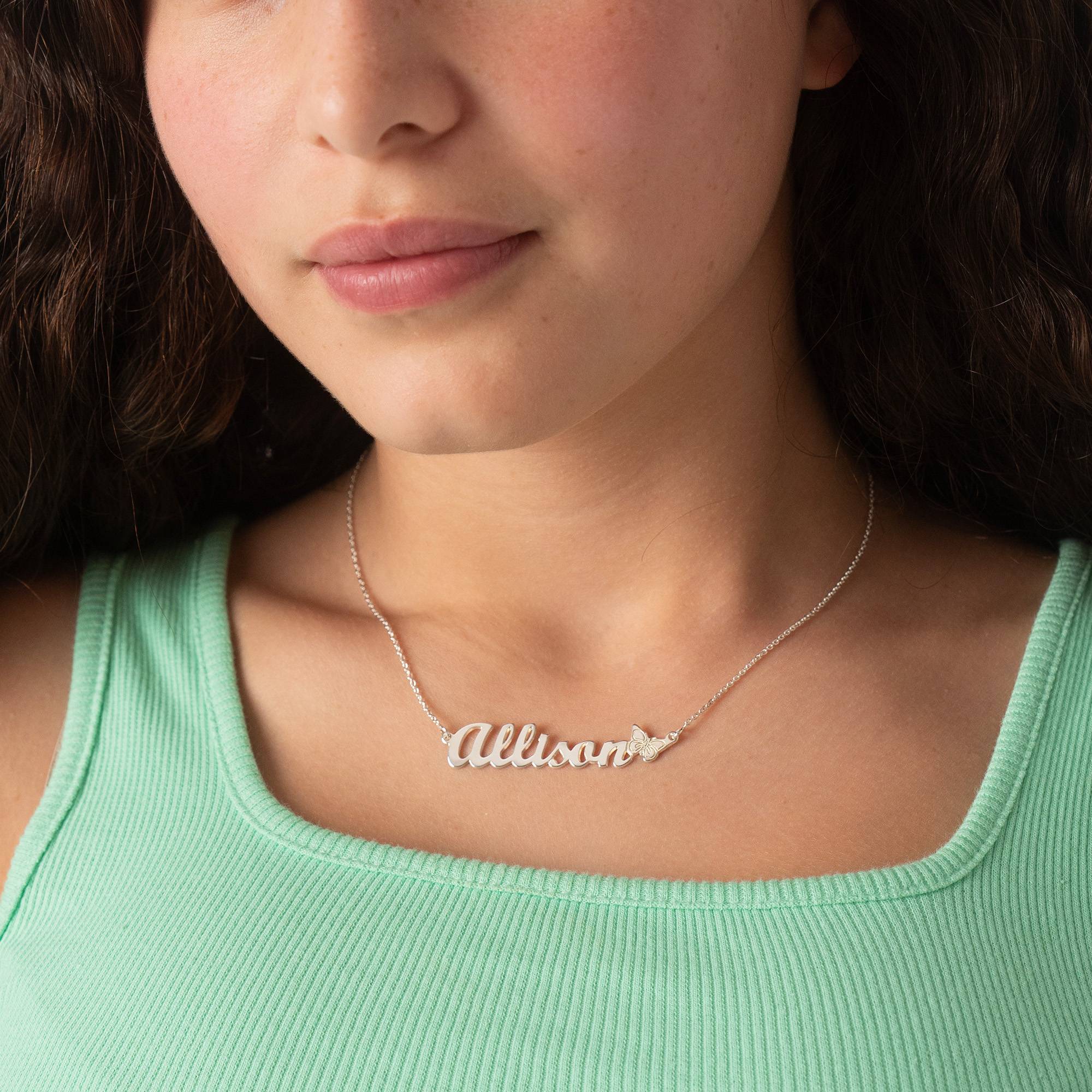 Collar con Nombre y Mariposa para Adolescentes en Plata de Ley-5 foto de producto