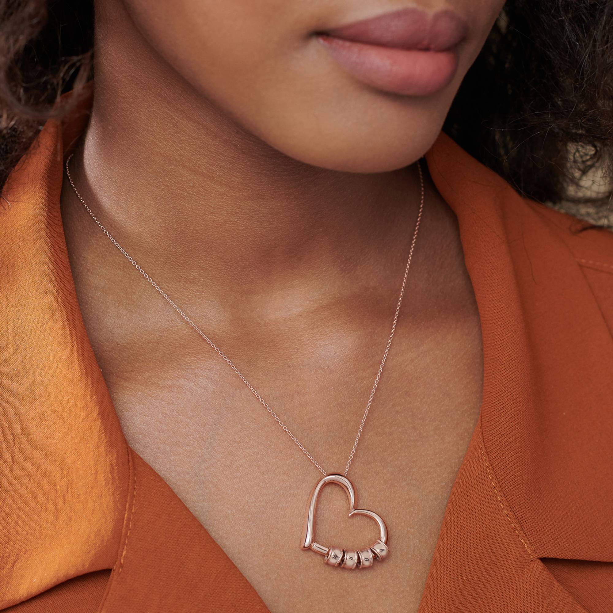Collar Corazón Encantador con Cuentas Grabadas con Iniciales en Vermeil de Oro Rosa-2 Collar Corazón Encantador con Cuentas Grabadas con Iniciales en Vermeil de Oro Rosa-2 foto de producto