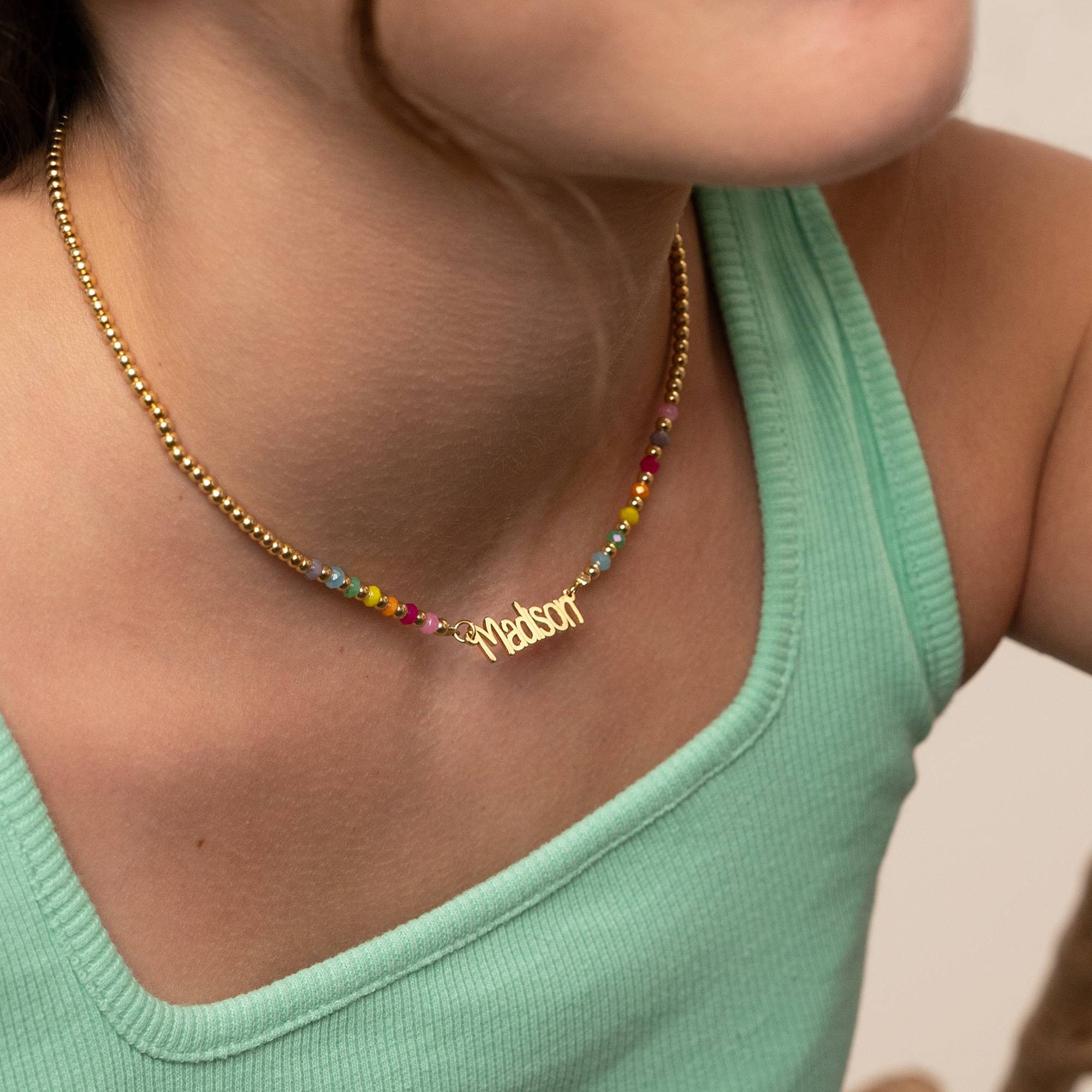 Collar con Nombre Chicago con Cuentas de Arcoíris en Latón Chapado en Oro de-4 foto de producto