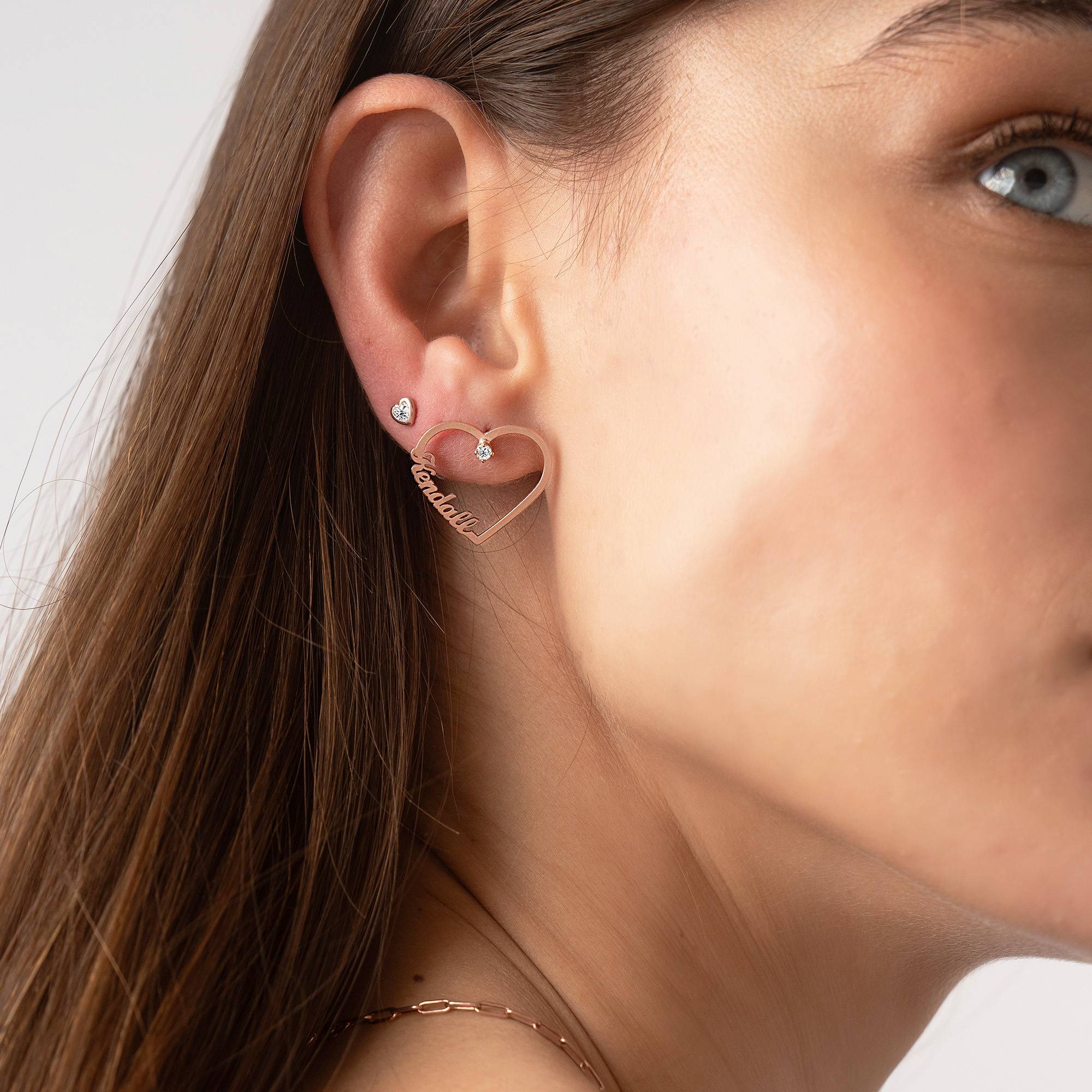 Pendientes de Contorno de Corazón con Dos Nombres con 0.05ct Diamantes en Chapa de Oro Rosa-3 Pendientes de Contorno de Corazón con Dos Nombres con 0.05ct Diamantes en Chapa de Oro Rosa-3 foto de producto