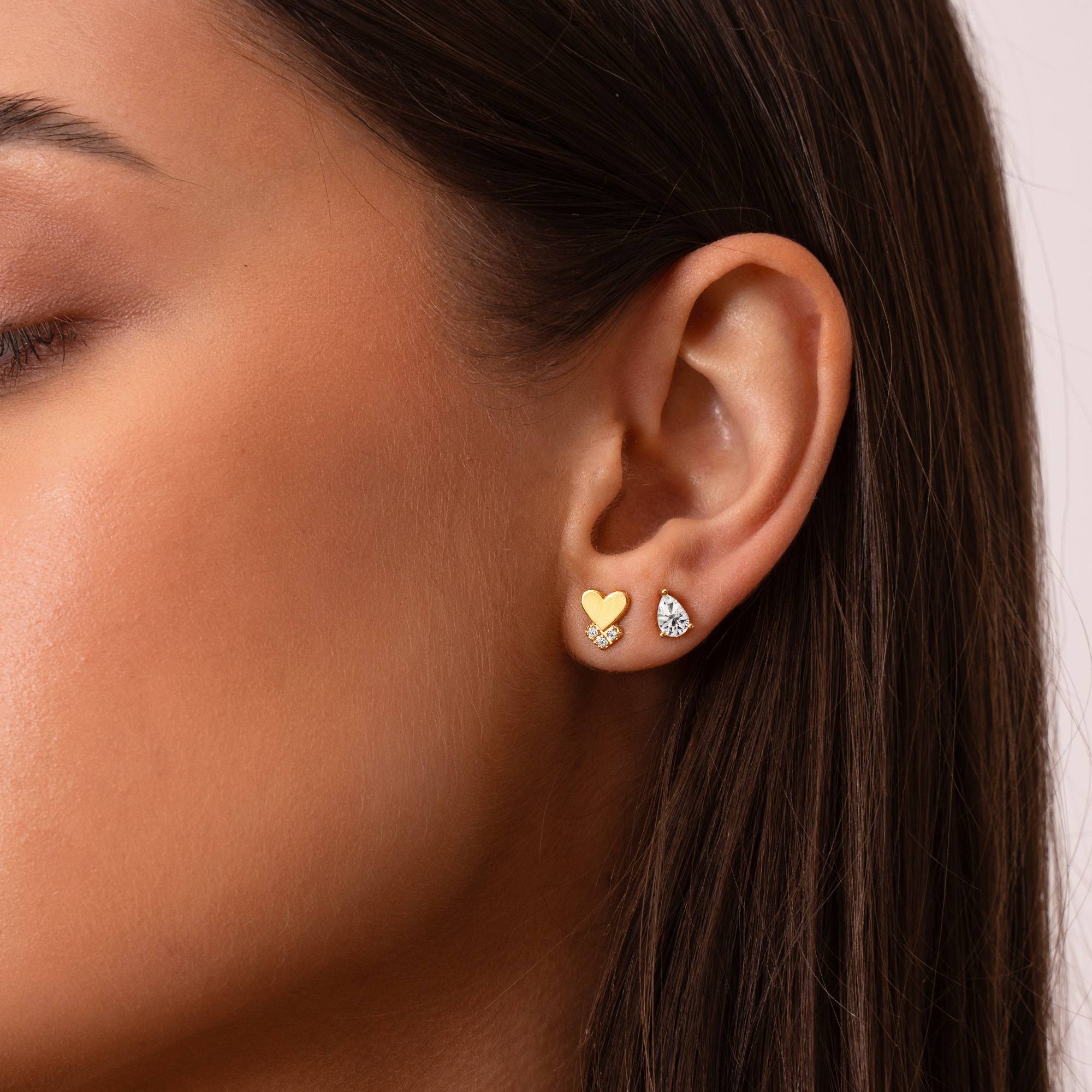 Pendientes de Corazón Dakota con Diamantes en Vermeil de Oro-2 foto de producto