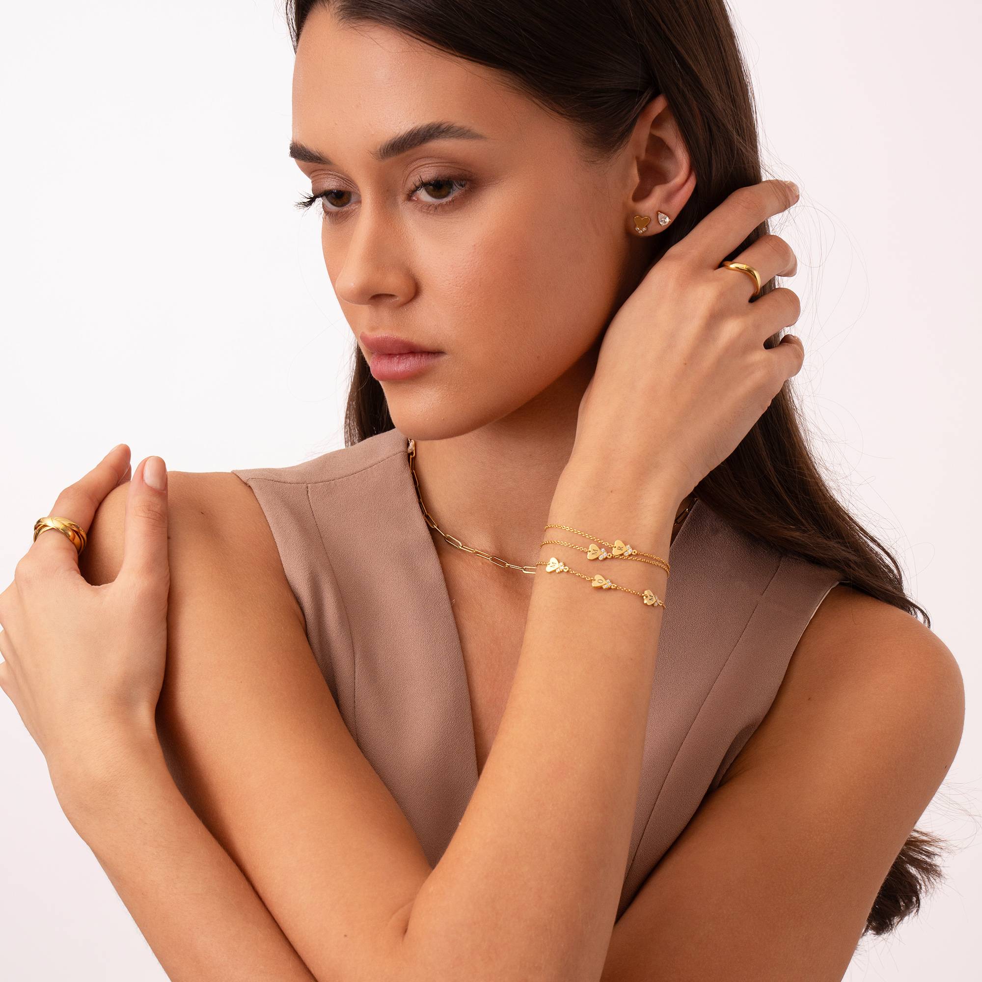 Pulsera Dakota con Inicial de Corazón y Diamantes en Chapa de Oro-3 foto de producto