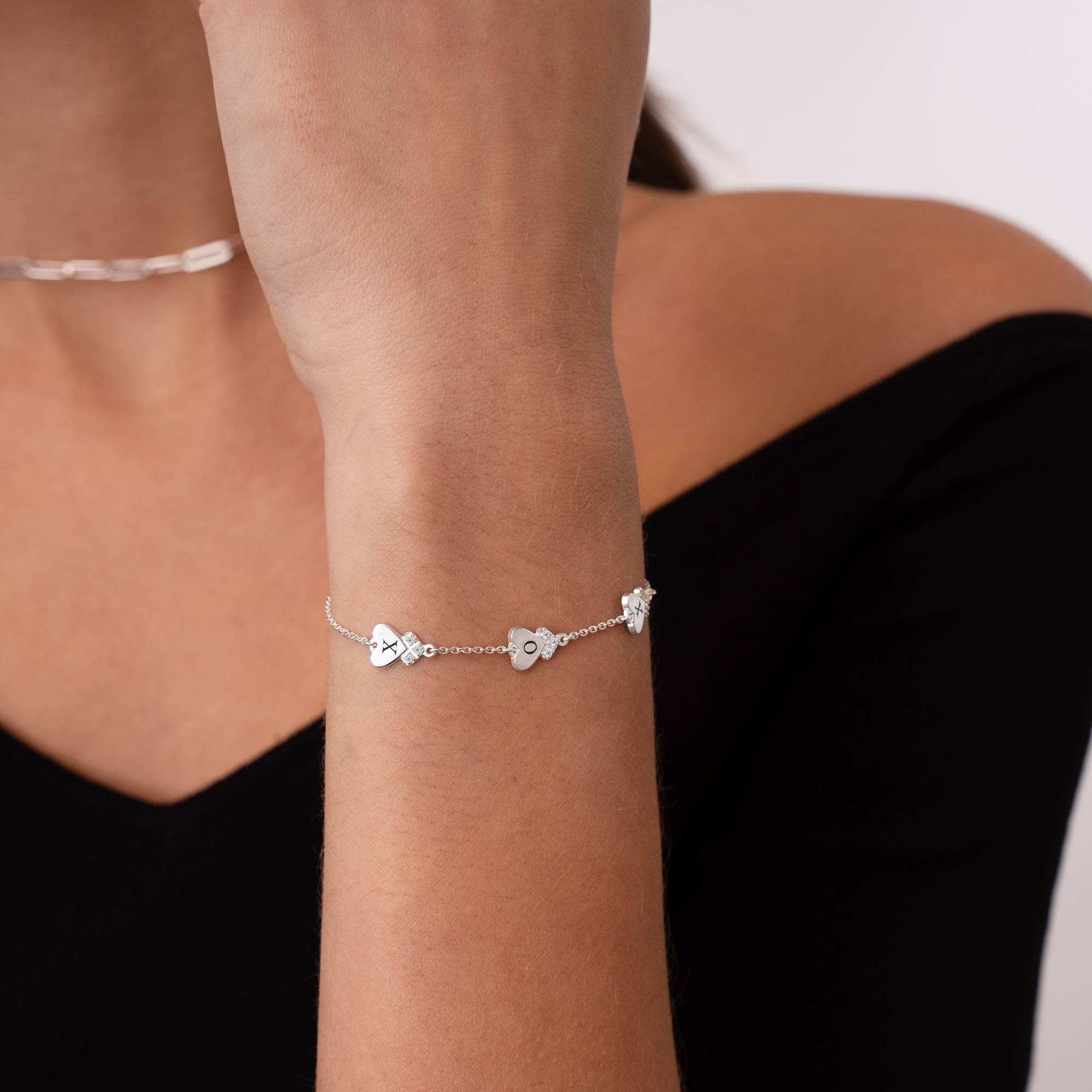 Pulsera Dakota con Inicial de Corazón y Diamantes en Plata-2 Pulsera Dakota con Inicial de Corazón y Diamantes en Plata-2 foto de producto