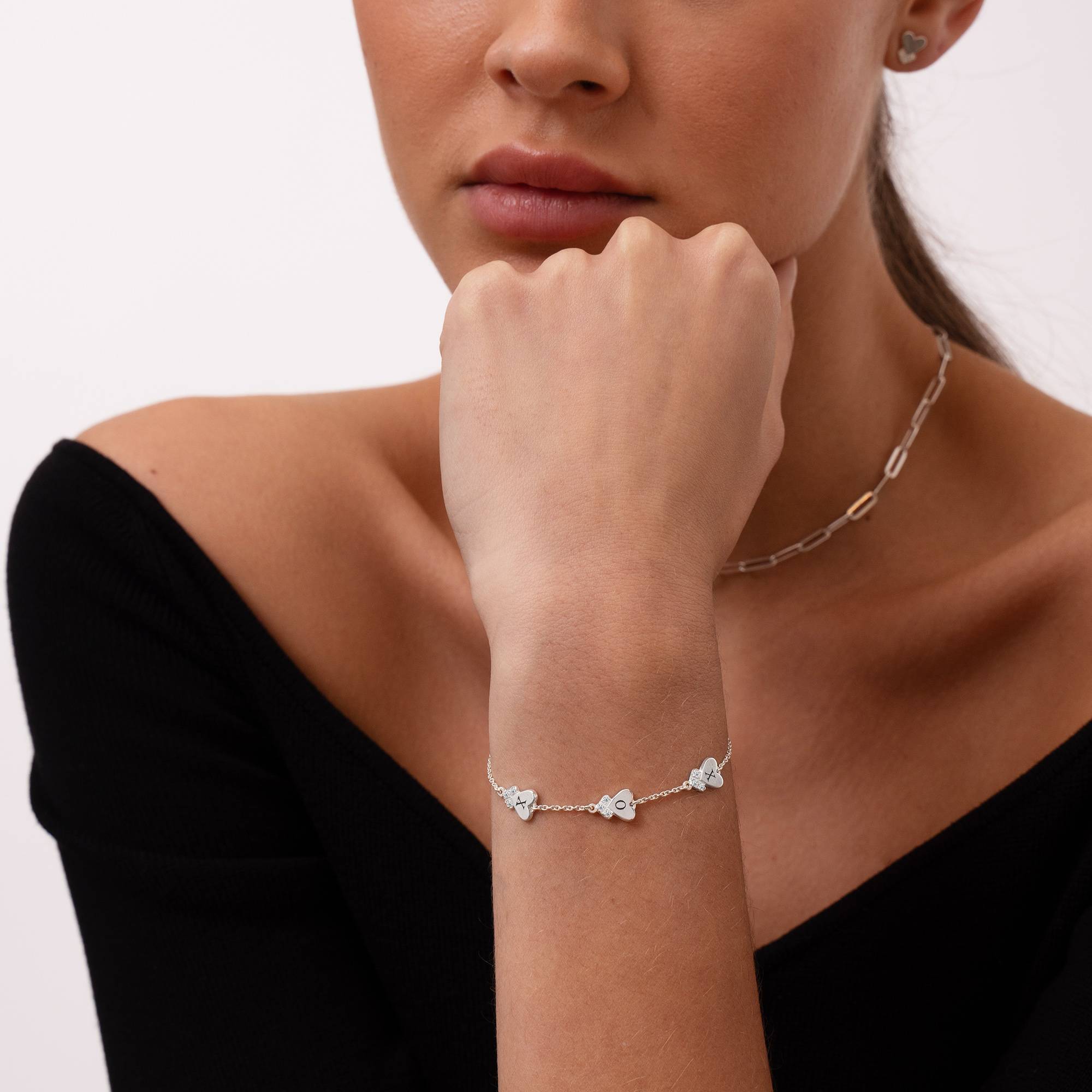Pulsera Dakota con Inicial de Corazón y Diamantes en Plata-5 Pulsera Dakota con Inicial de Corazón y Diamantes en Plata-5 foto de producto