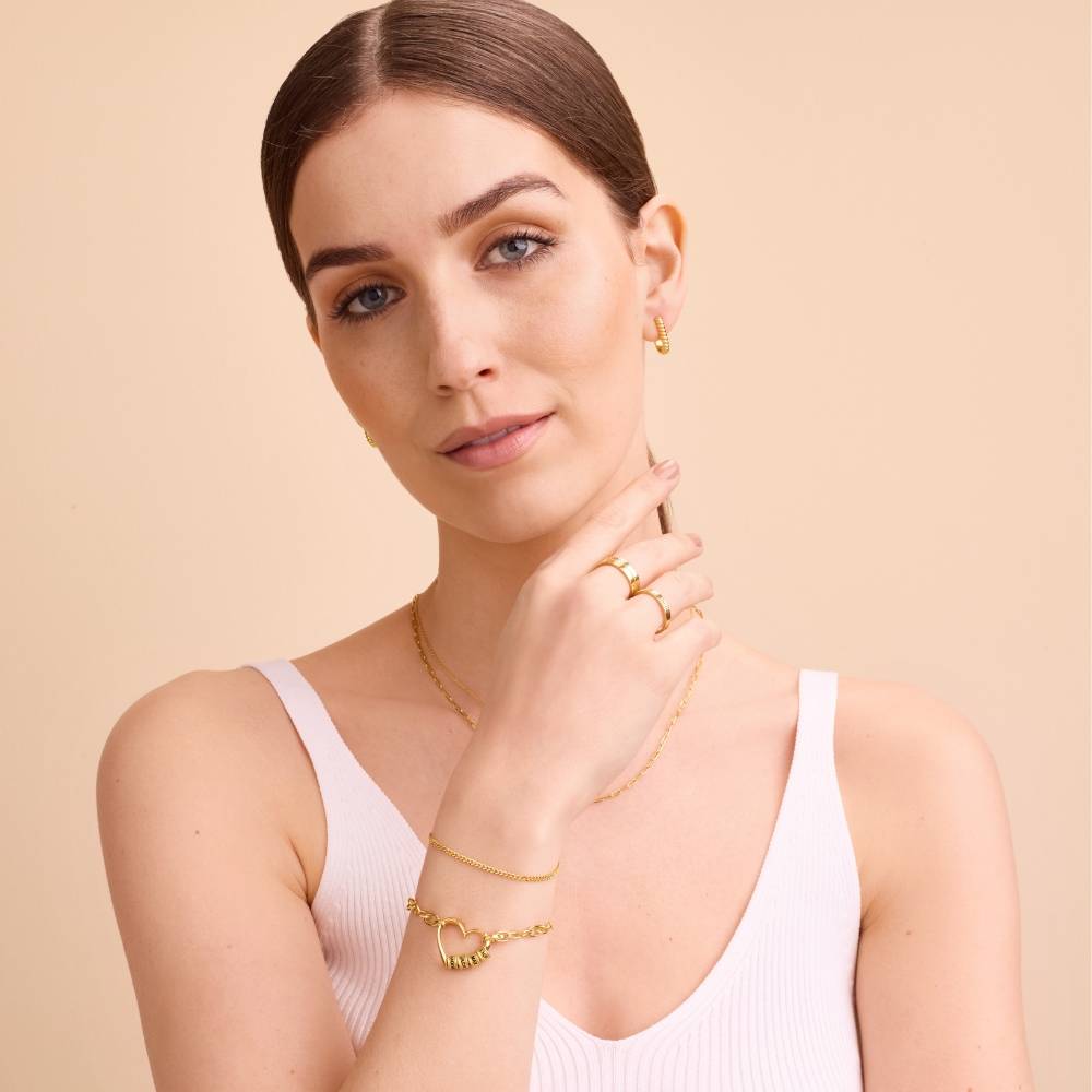 Pulsera Delina con Cuentas Grabadas en Baño de Oro-3 foto de producto