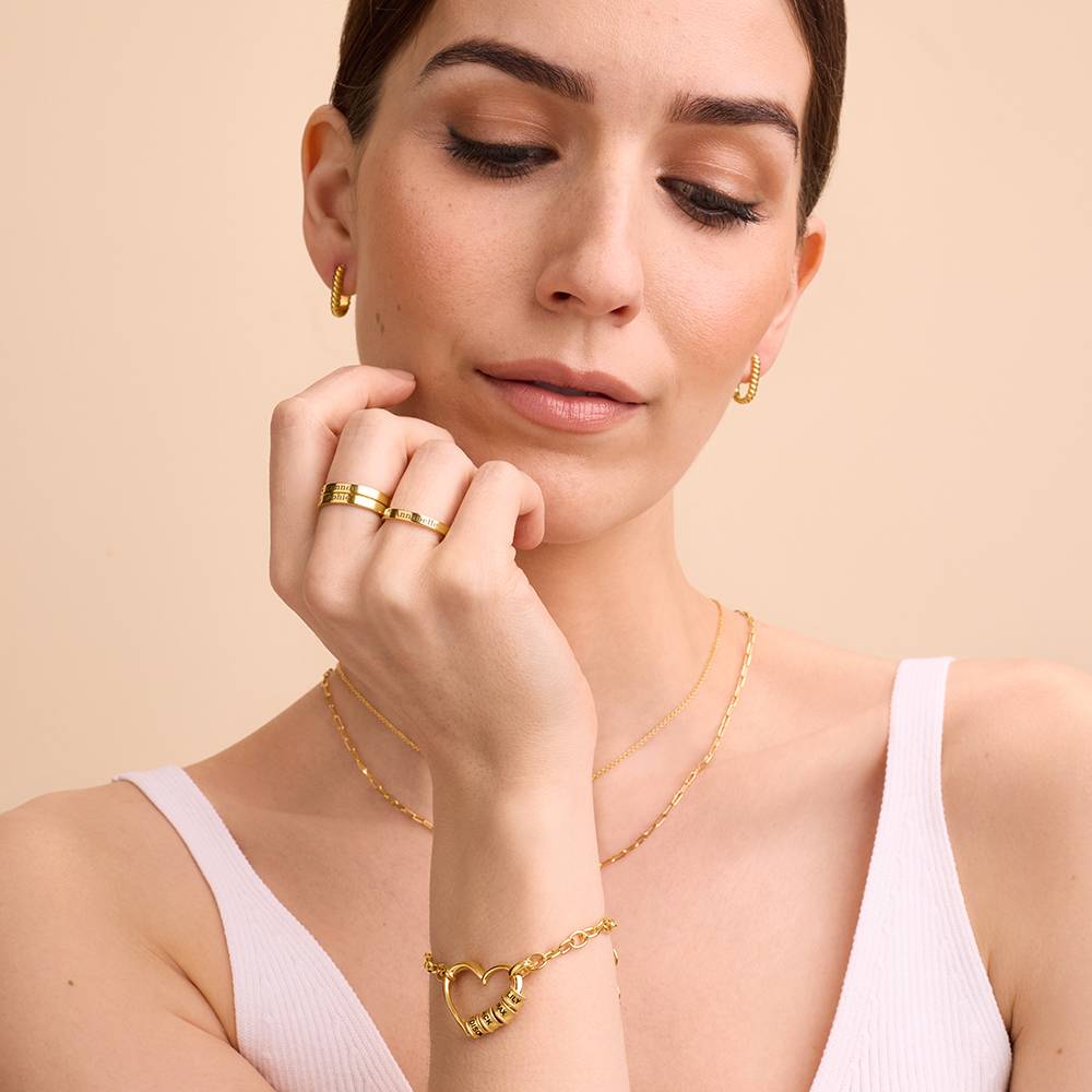 Pulsera Delina con Cuentas Grabadas en Baño de Oro-5 foto de producto