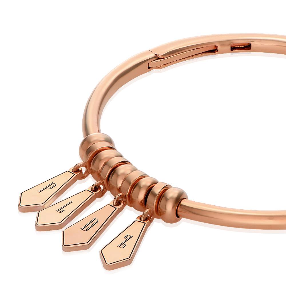 Pulsera Gia con Dijes de Inicial y Piedras en Chapa de Oro Rosa-1 foto de producto