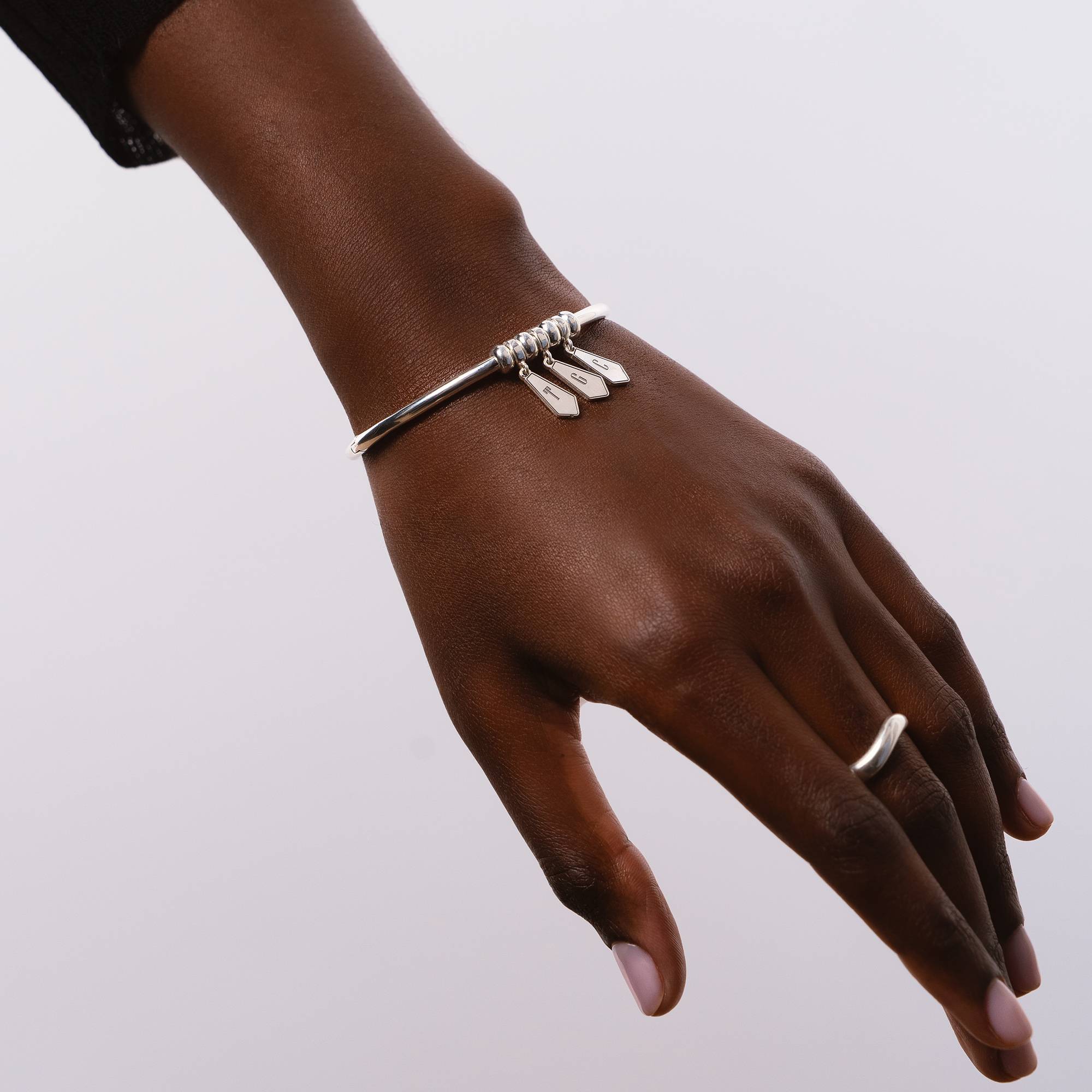 Pulsera Gia con Dijes de Inicial y Piedras en Plata Esterlina-1 Pulsera Gia con Dijes de Inicial y Piedras en Plata Esterlina-1 foto de producto