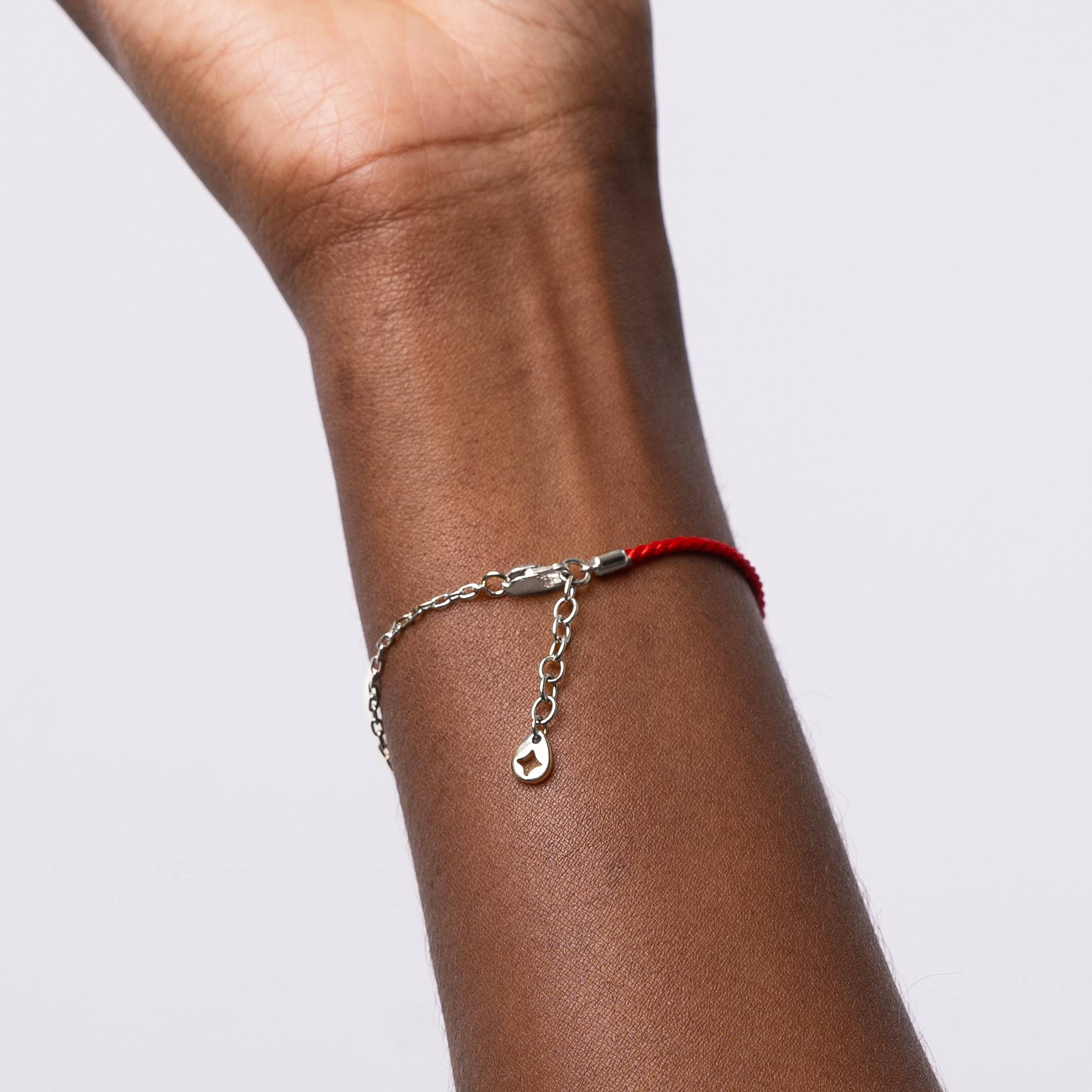 Pulsera Mitad Roja Mitad Cadena con Inicial y Diamante en Plata Esterlina-2 foto de producto