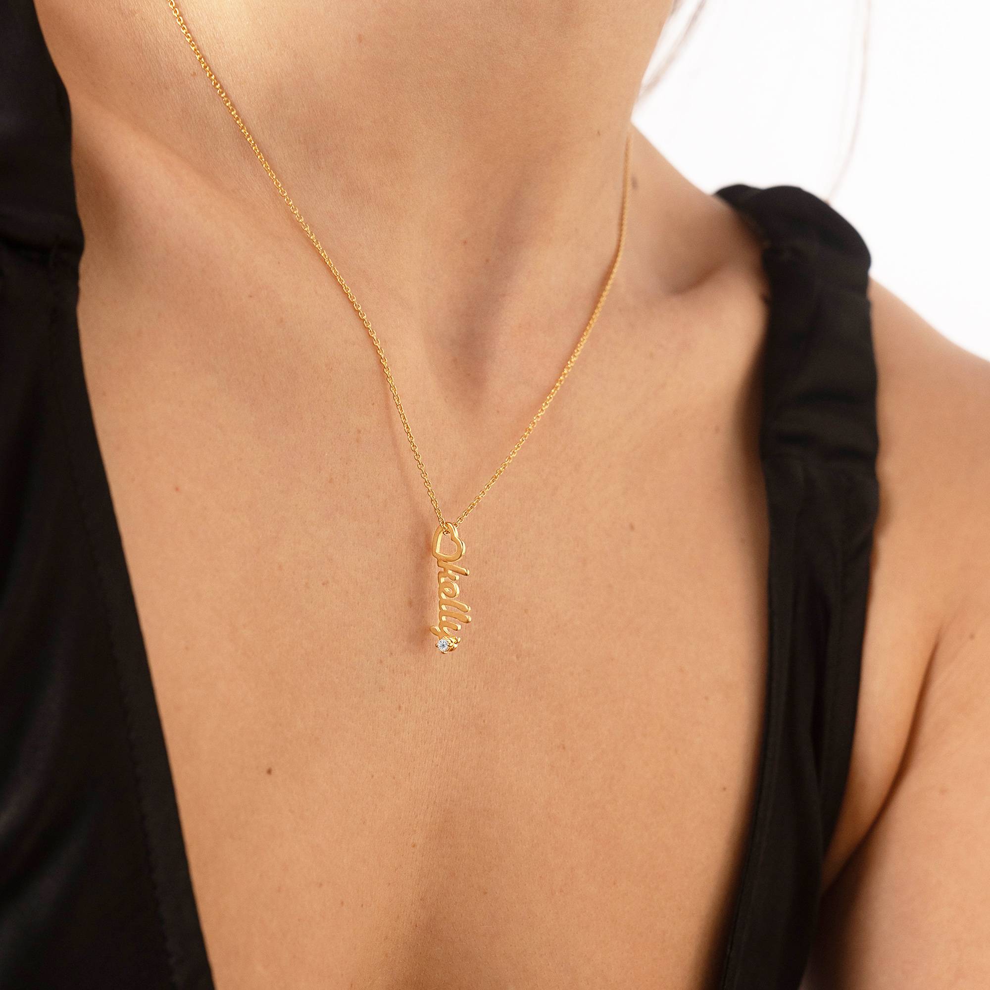 Collar con Nombre Vertical y Colgante de Corazón con 0.05ct Diamante en Chapa de Oro-4 foto de producto
