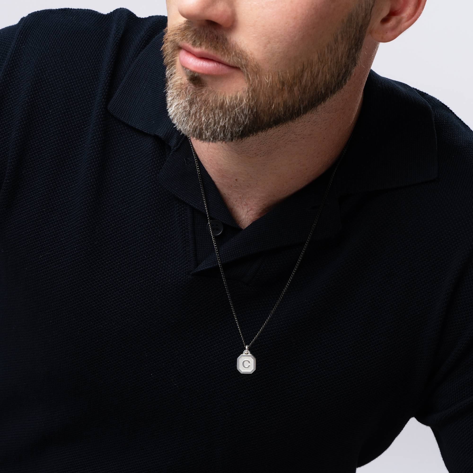 Collar Inicial Heritage para Hombres en Plata-1 foto de producto