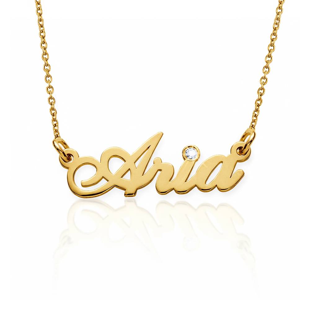 Collar con Nombre Hollywood Pequeño con 0.02ct Diamante en Baño de Oro-1 Collar con Nombre Hollywood Pequeño con 0.02ct Diamante en Baño de Oro-1 foto de producto