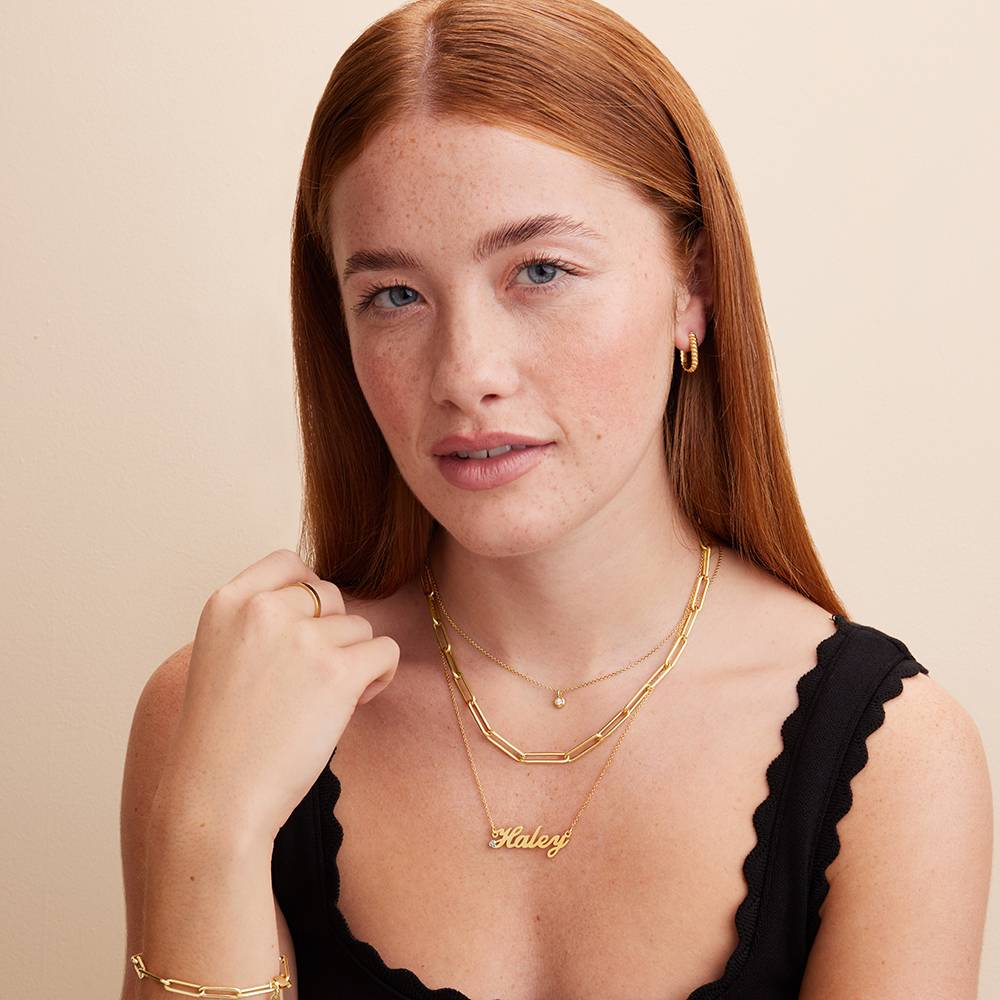 Collar con Nombre Hollywood Pequeño con 0.05ct Diamante en Chapa de Oro-4 foto de producto