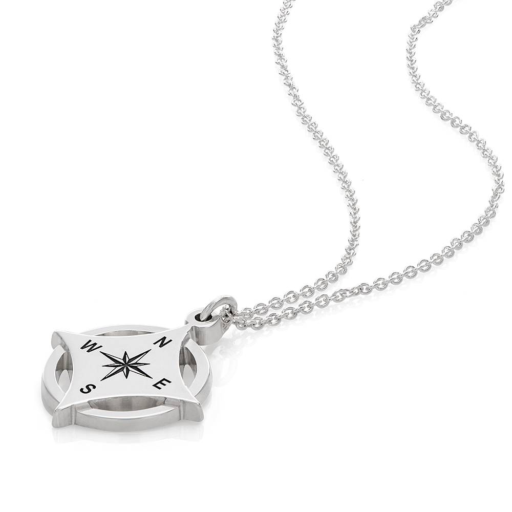 Collar de Brújula con Inicial Kaia en Plata-3 Collar de Brújula con Inicial Kaia en Plata-3 foto de producto