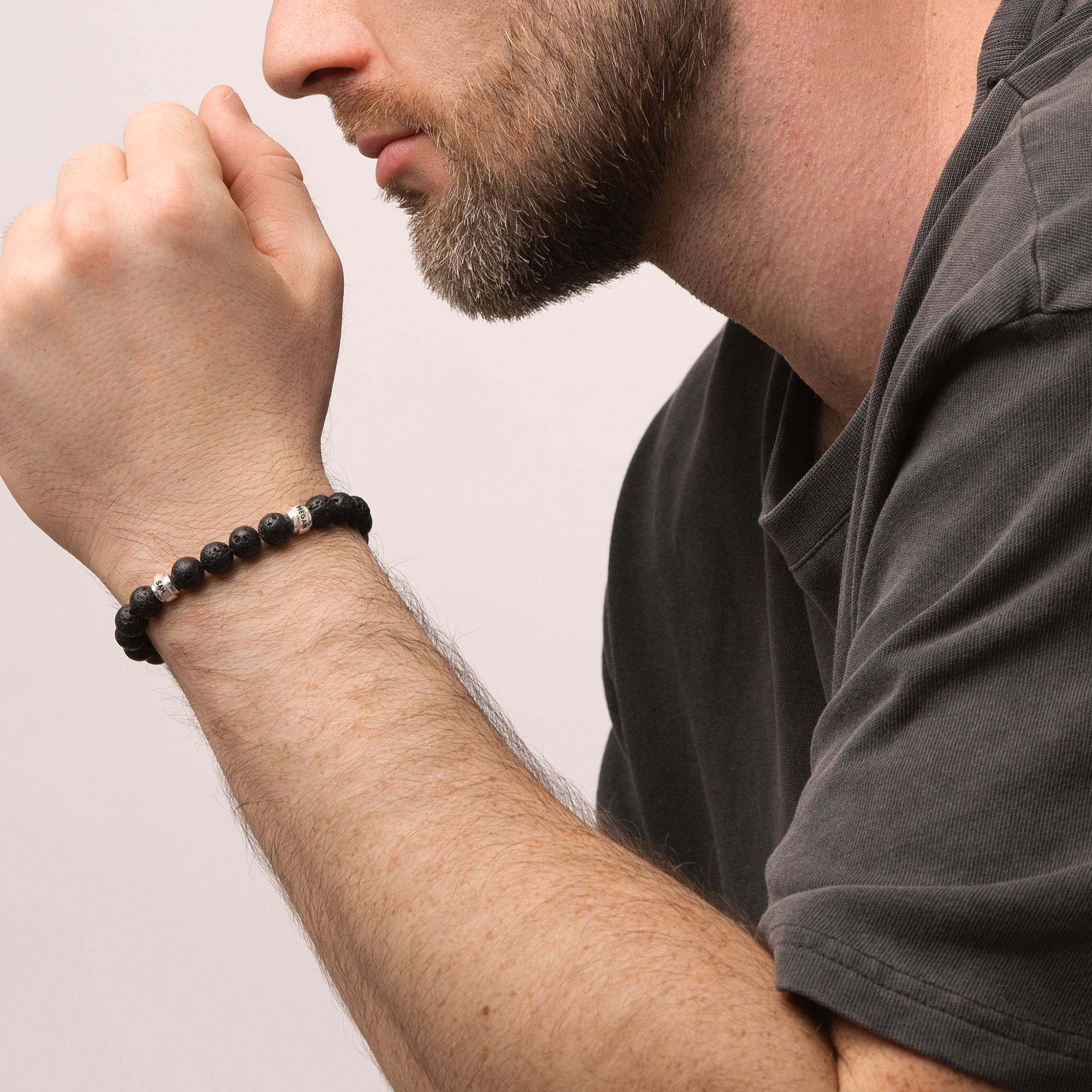 Pulsera Personalizada Leo con Piedras de Lava para Hombre en Plata-3 foto de producto