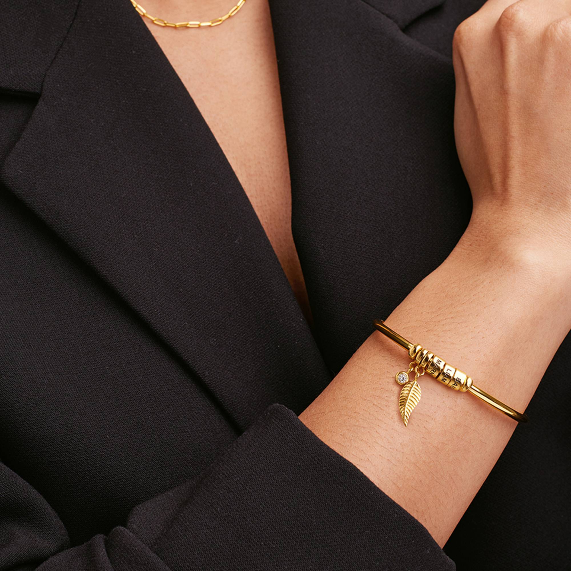 Pulsera Abierto Linda  con 0.10ct Diamante y Cuentas Grabadas en Vermeil de Oro-4 foto de producto