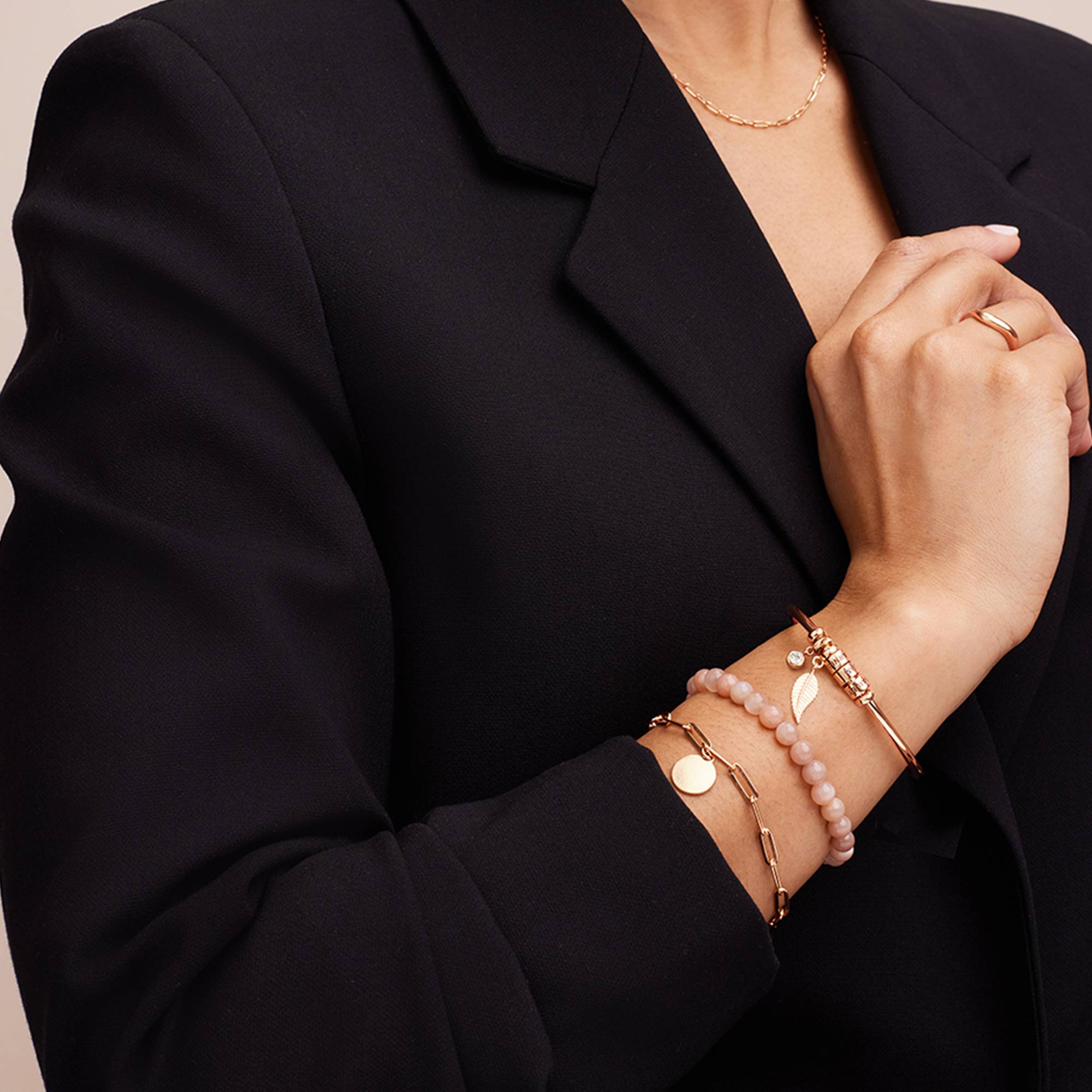 Pulsera Abierto Linda con 0.10ct Diamante y Cuentas Grabadas en Chapado de Oro Rosa-5 Pulsera Abierto Linda con 0.10ct Diamante y Cuentas Grabadas en Chapado de Oro Rosa-5 foto de producto