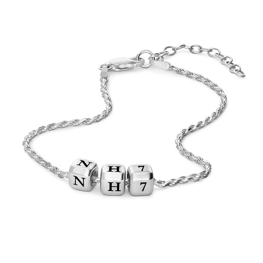 Pulsera de Cubos con Inicial Pequeños Amores en Plata-4 foto de producto