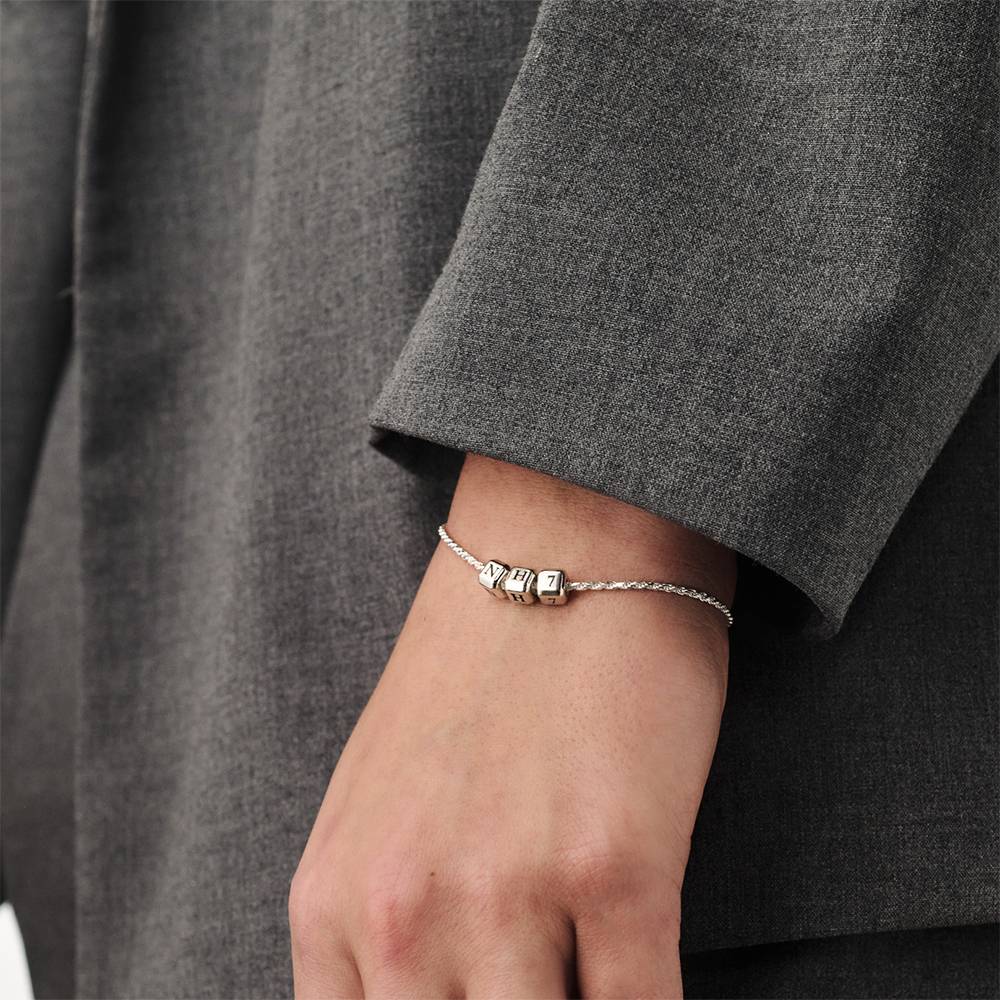 Pulsera de Cubos con Inicial Pequeños Amores en Plata-3 foto de producto