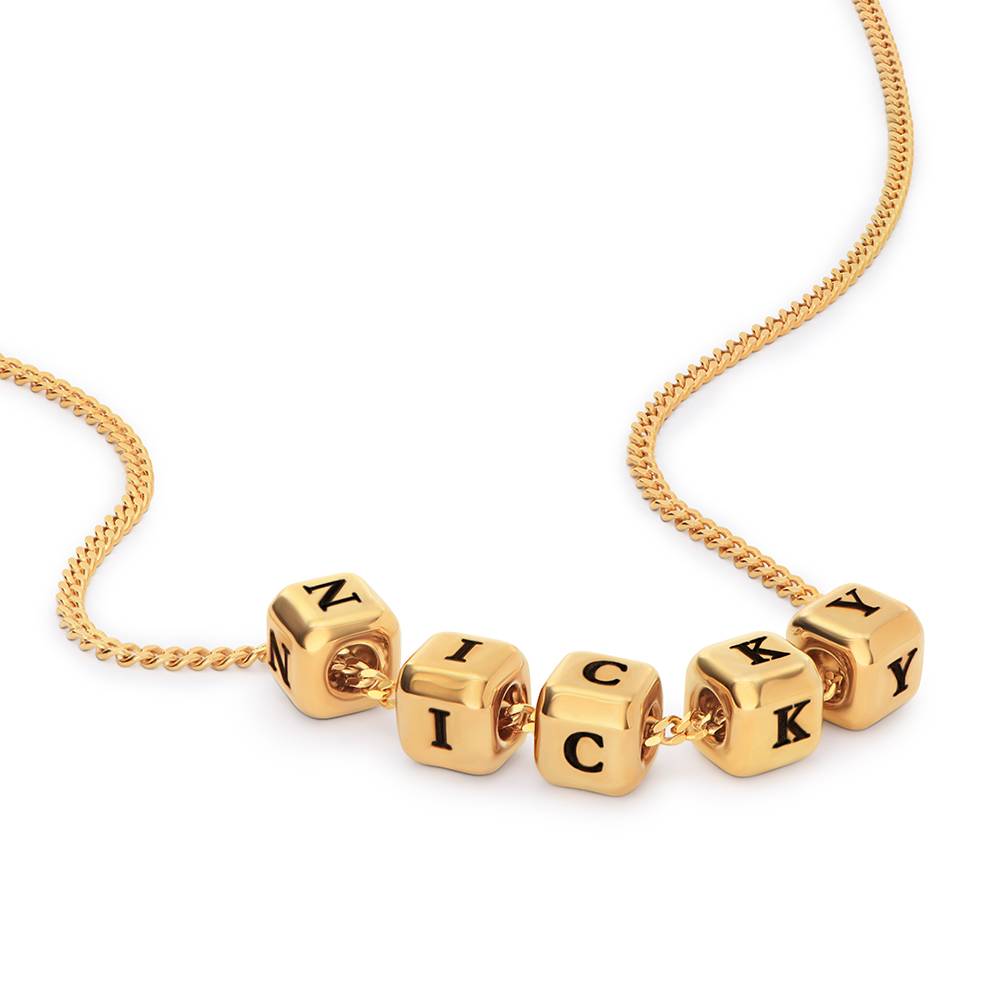 Collar de Cubos con Inicial Pequeños Amores en Chapa de Oro-4 foto de producto