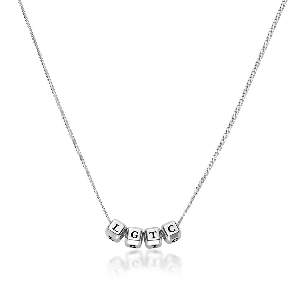 Collar de Cubos con Inicial Pequeños Amores en Plata-1 foto de producto