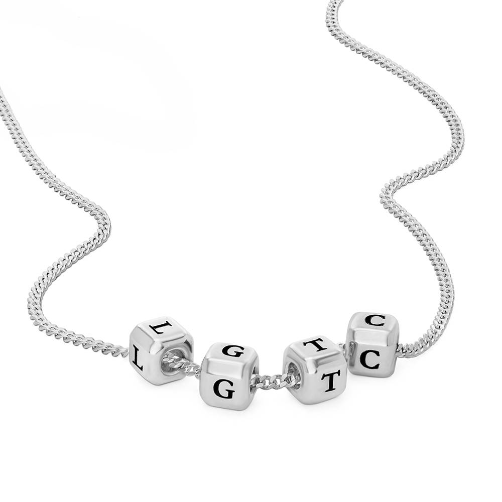 Collar de Cubos con Inicial Pequeños Amores en Plata-3 foto de producto