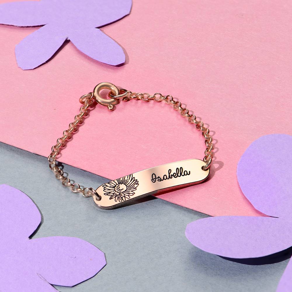 Pulsera Lyla con Nombre de Bebé con Flor de Nacimiento en Chapa de Oro Rosa-2 Pulsera Lyla con Nombre de Bebé con Flor de Nacimiento en Chapa de Oro Rosa-2 foto de producto
