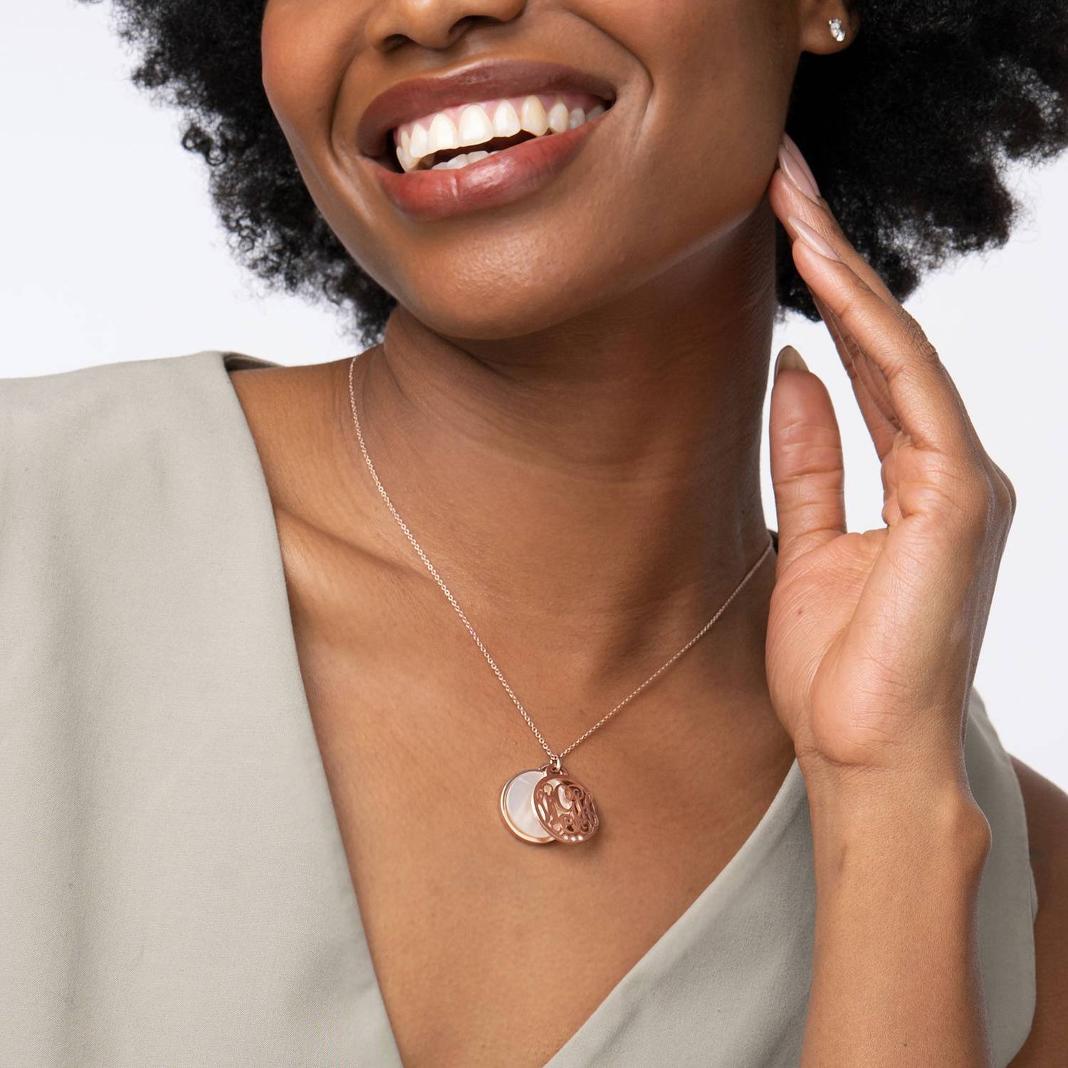 Collar Monograma con Piedra Semipreciosa y Diamantes en Vermeil de Oro Rosa-2 Collar Monograma con Piedra Semipreciosa y Diamantes en Vermeil de Oro Rosa-2 foto de producto