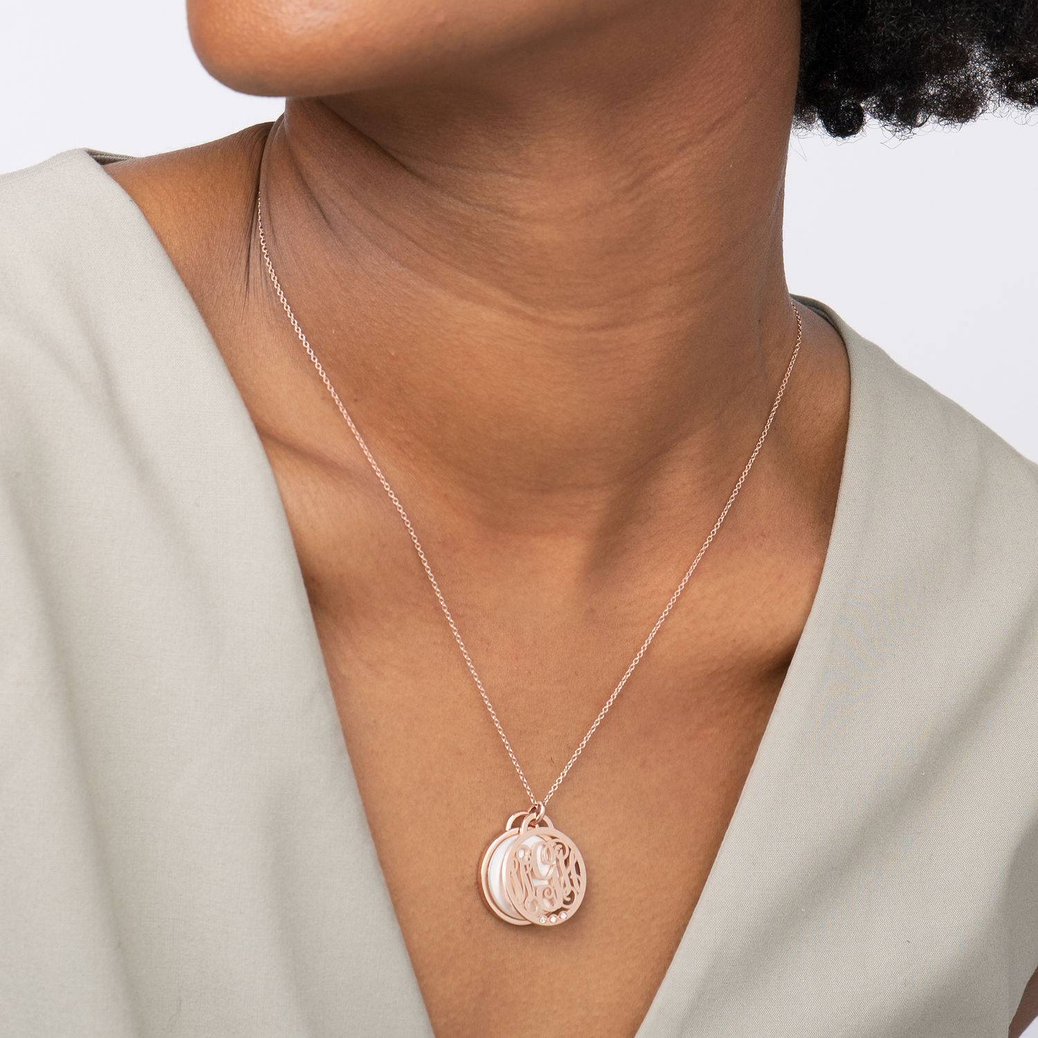 Collar Monograma con Piedra Semipreciosa y Diamantes en Vermeil de Oro Rosa-7 Collar Monograma con Piedra Semipreciosa y Diamantes en Vermeil de Oro Rosa-7 foto de producto