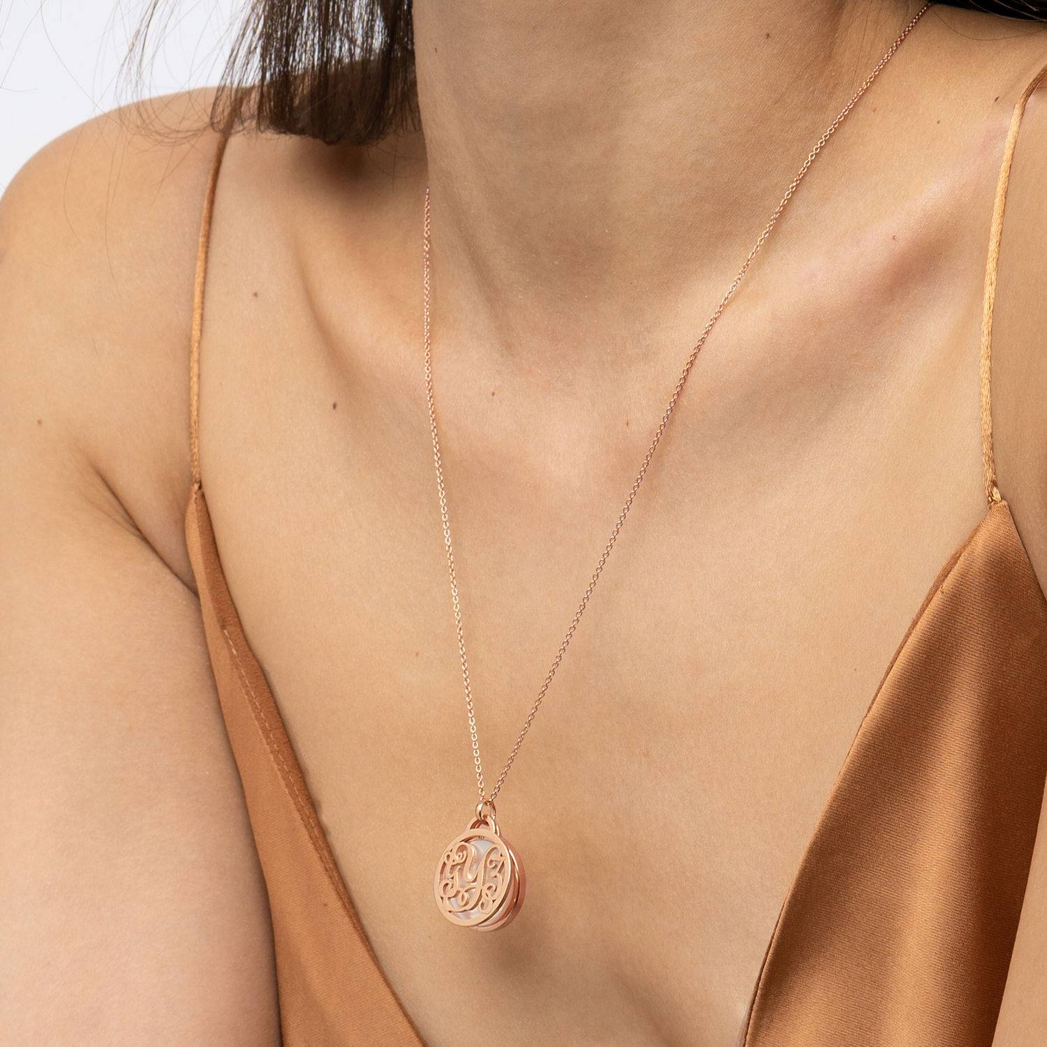 Collar Monograma con Piedra Semipreciosa en Chapa de Oro Rosa-2 Collar Monograma con Piedra Semipreciosa en Chapa de Oro Rosa-2 foto de producto