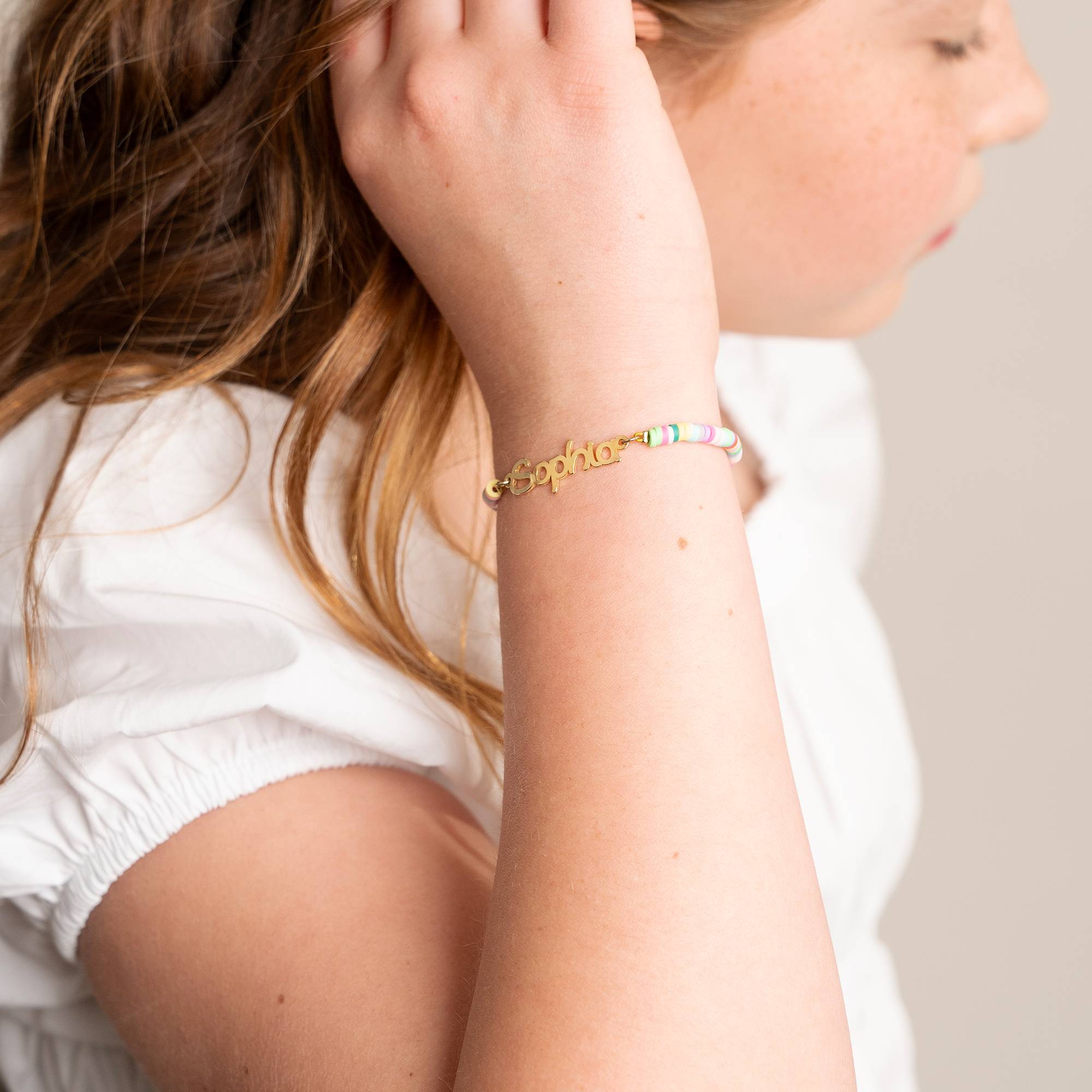 Pulsera con Nombre de Niña con Cuentas de Mágica Arcoíris en Plata-4 foto de producto