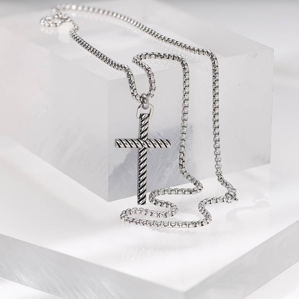 Collar de Cruz Semipreciosa Texturizada para Hombre en Acero Inoxidable-3 foto de producto