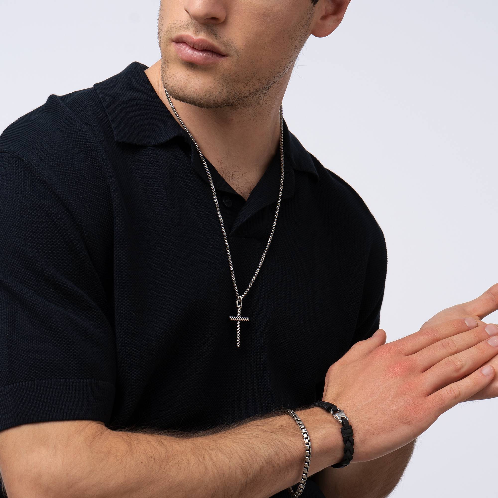 Collar de Cruz Semipreciosa Texturizada para Hombre en Acero Inoxidable-4 foto de producto
