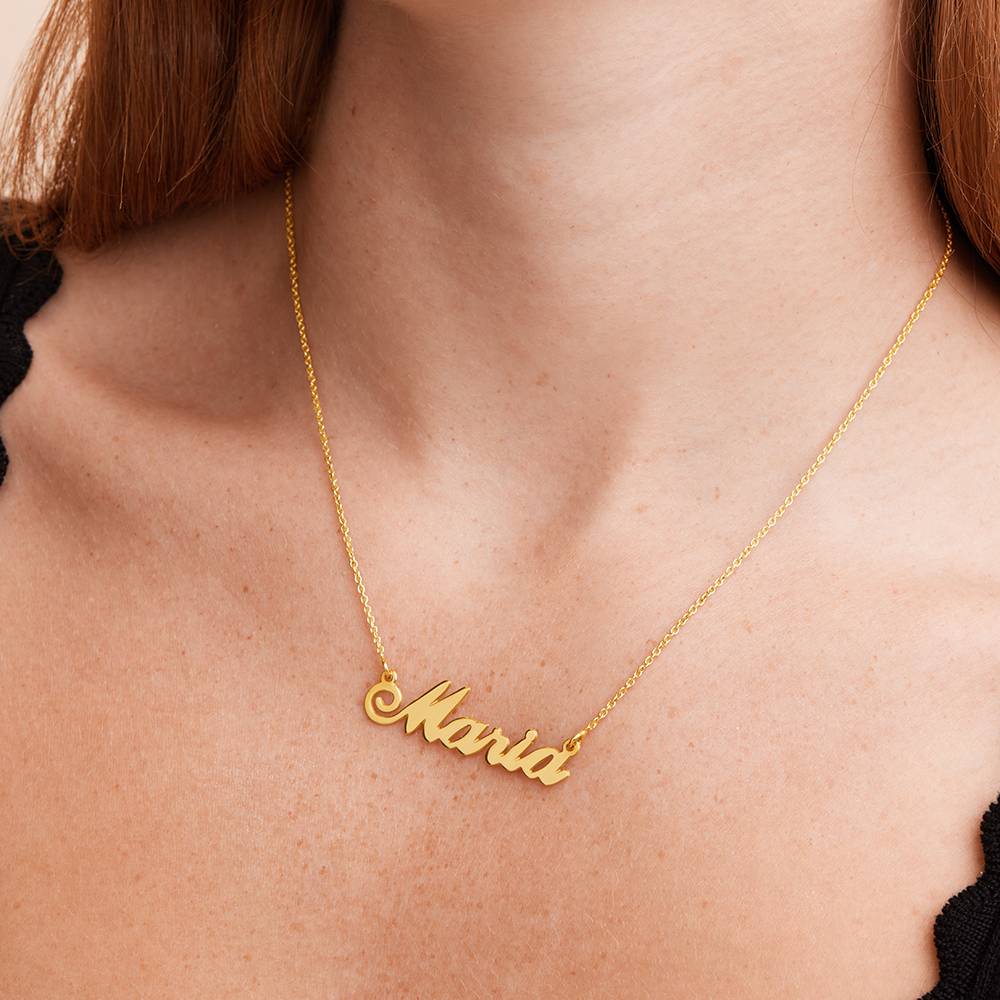 Collar con Nombre Hollywood Pequeño en Vermeil de Oro-4 Collar con Nombre Hollywood Pequeño en Vermeil de Oro-4 foto de producto