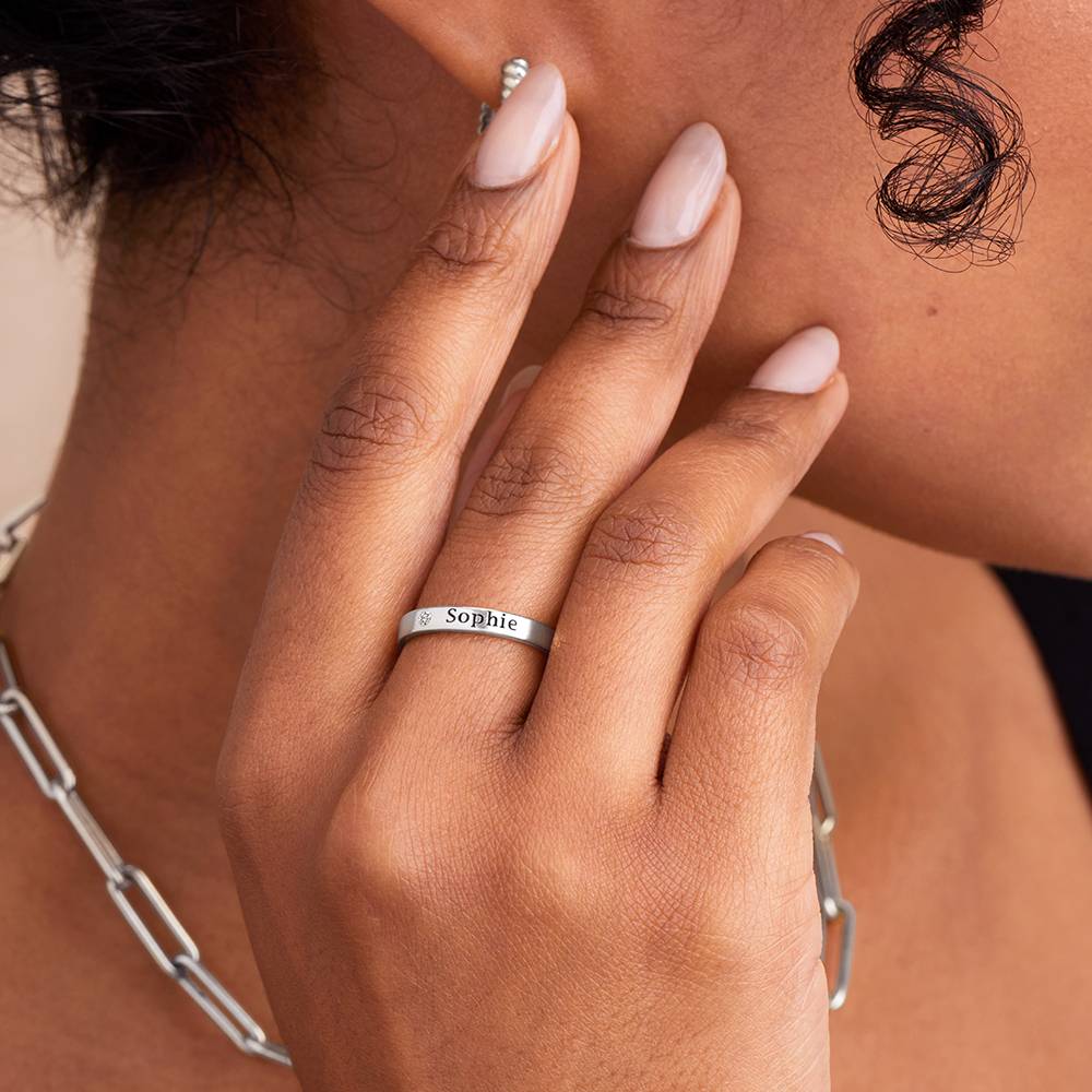 Anillo Apilabile con Nombre y Diamante en Plata Esterlina-2 foto de producto
