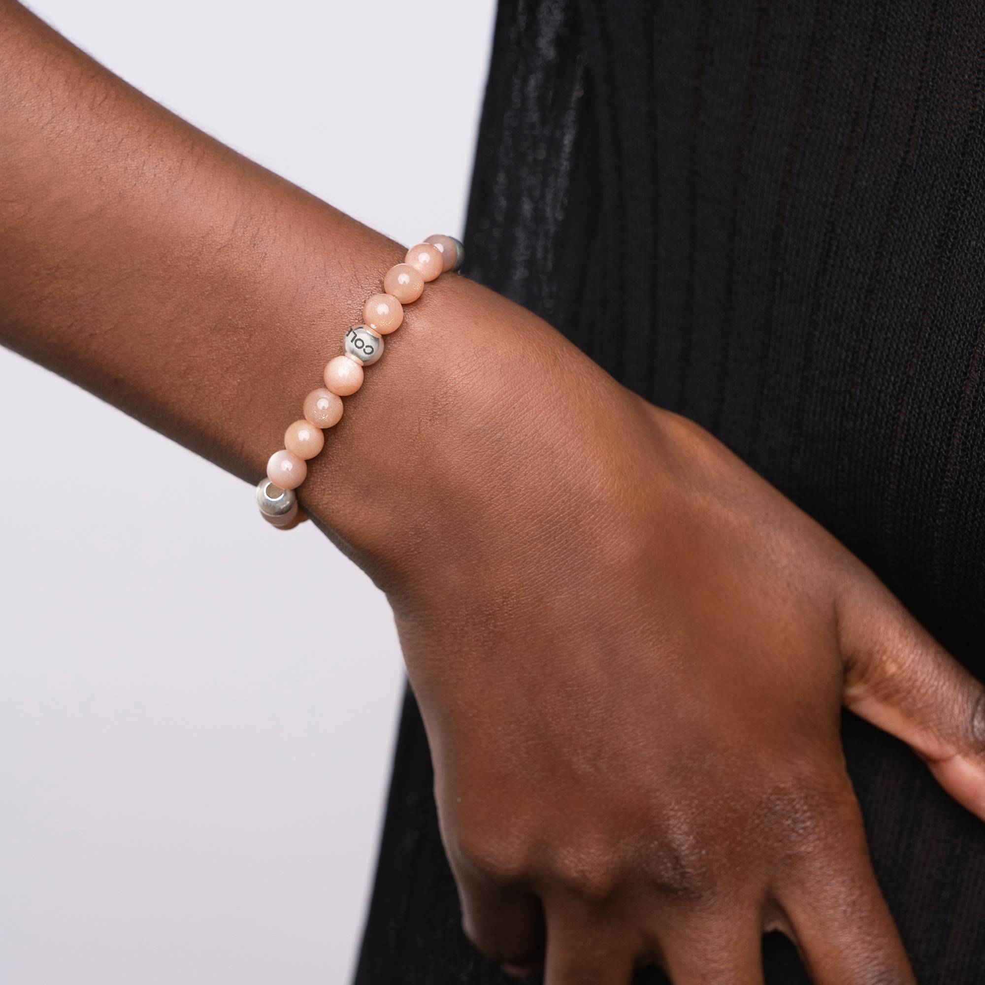 Pulsera Balance con Cuentas Semipreciosas de Piedra del Sol en Plata-2 Pulsera Balance con Cuentas Semipreciosas de Piedra del Sol en Plata-2 foto de producto