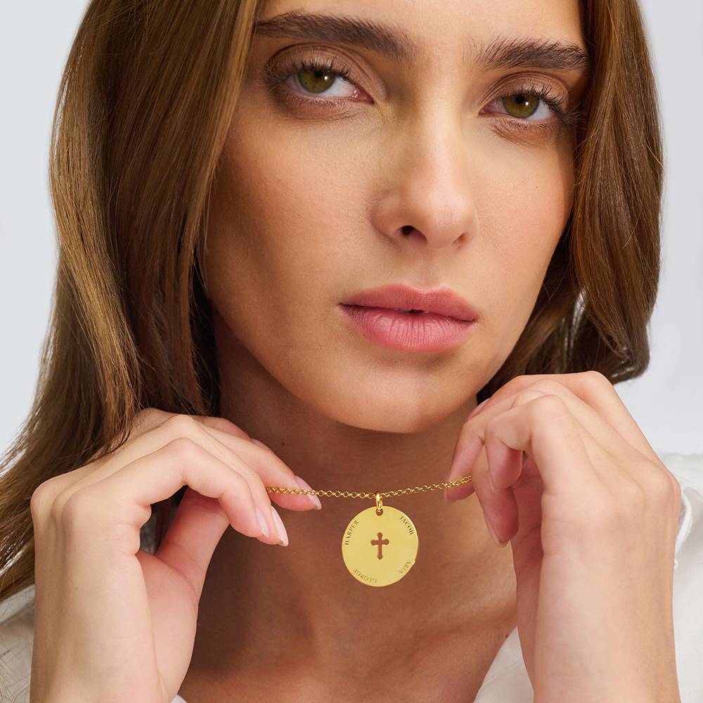 Collar de Nombre con Círculo Simbólico en Chapa de Oro-4 Collar de Nombre con Círculo Simbólico en Chapa de Oro-4 foto de producto